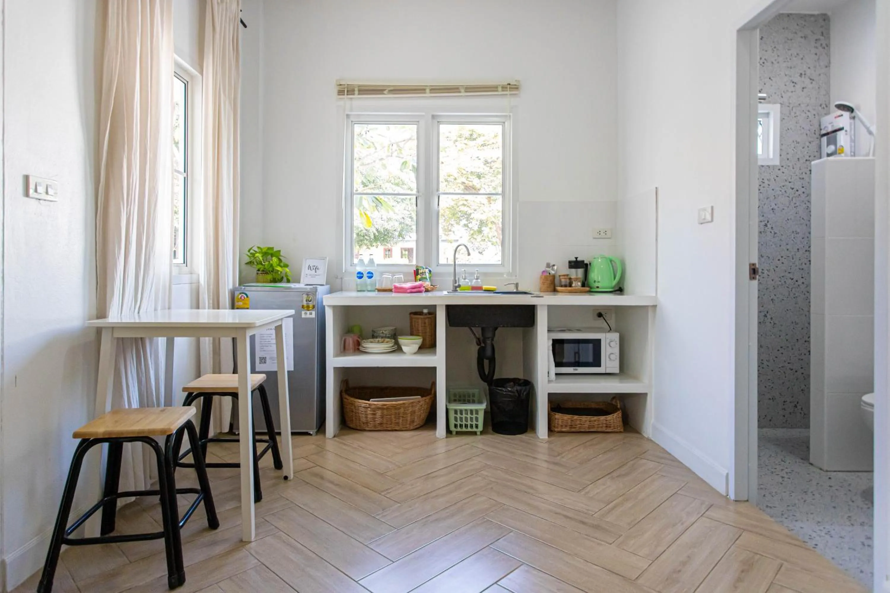 Kitchen or kitchenette in Vawa Guesthouse