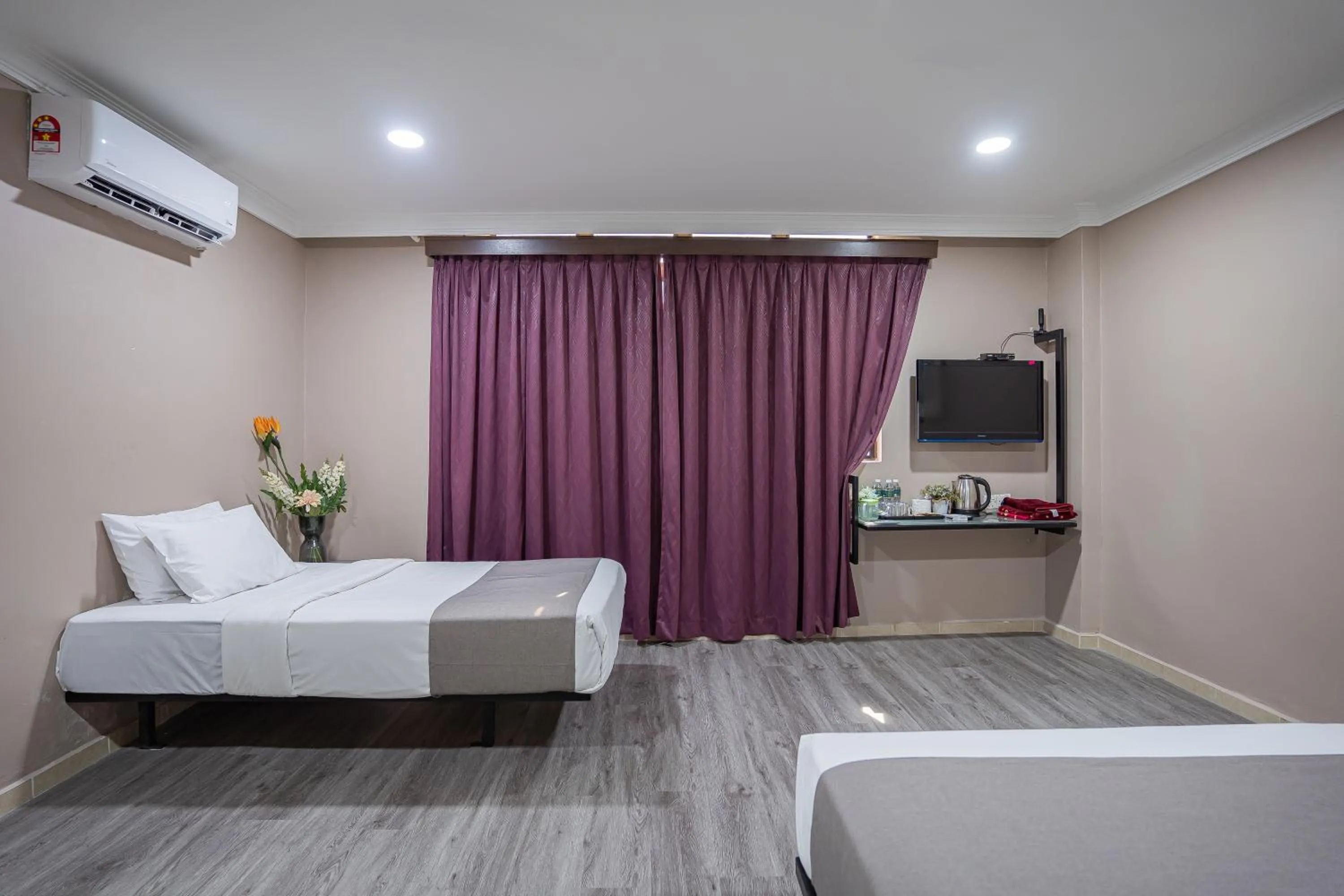 Bed in HOTEL 28 RAPID