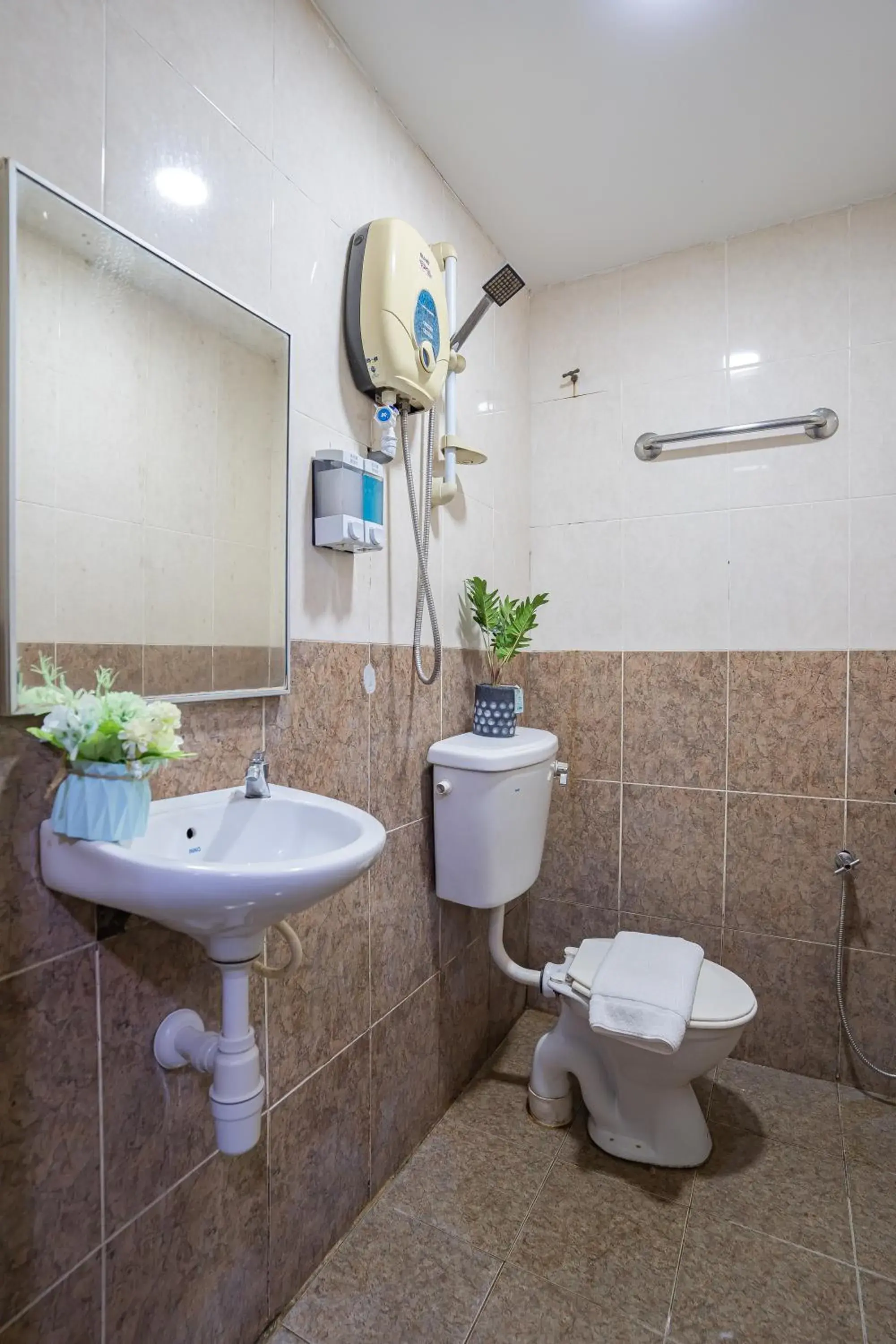 Superior Triple Room in HOTEL 28 RAPID Superior Triple Room in HOTEL 28 RAPID