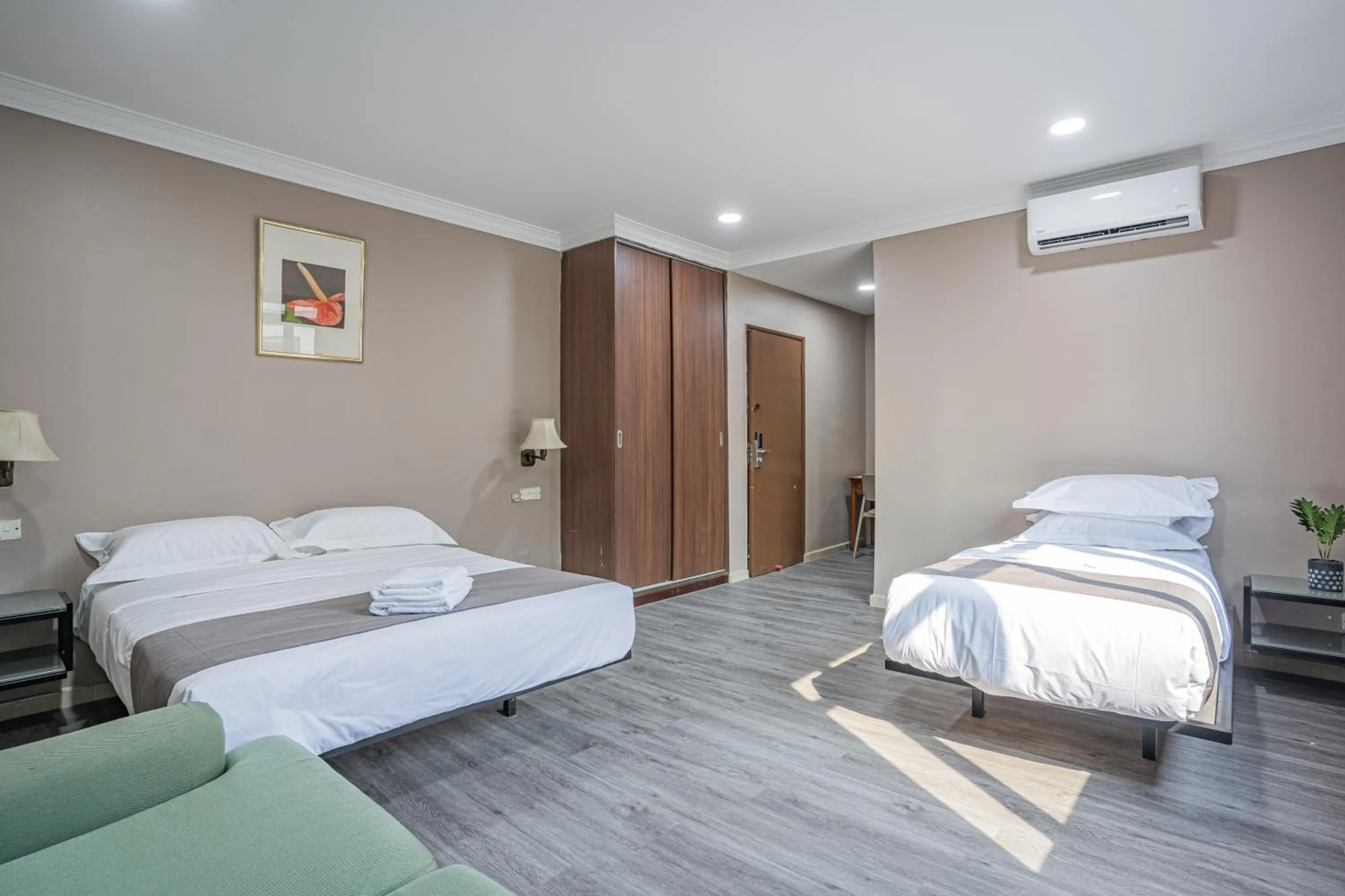 Bed in HOTEL 28 RAPID