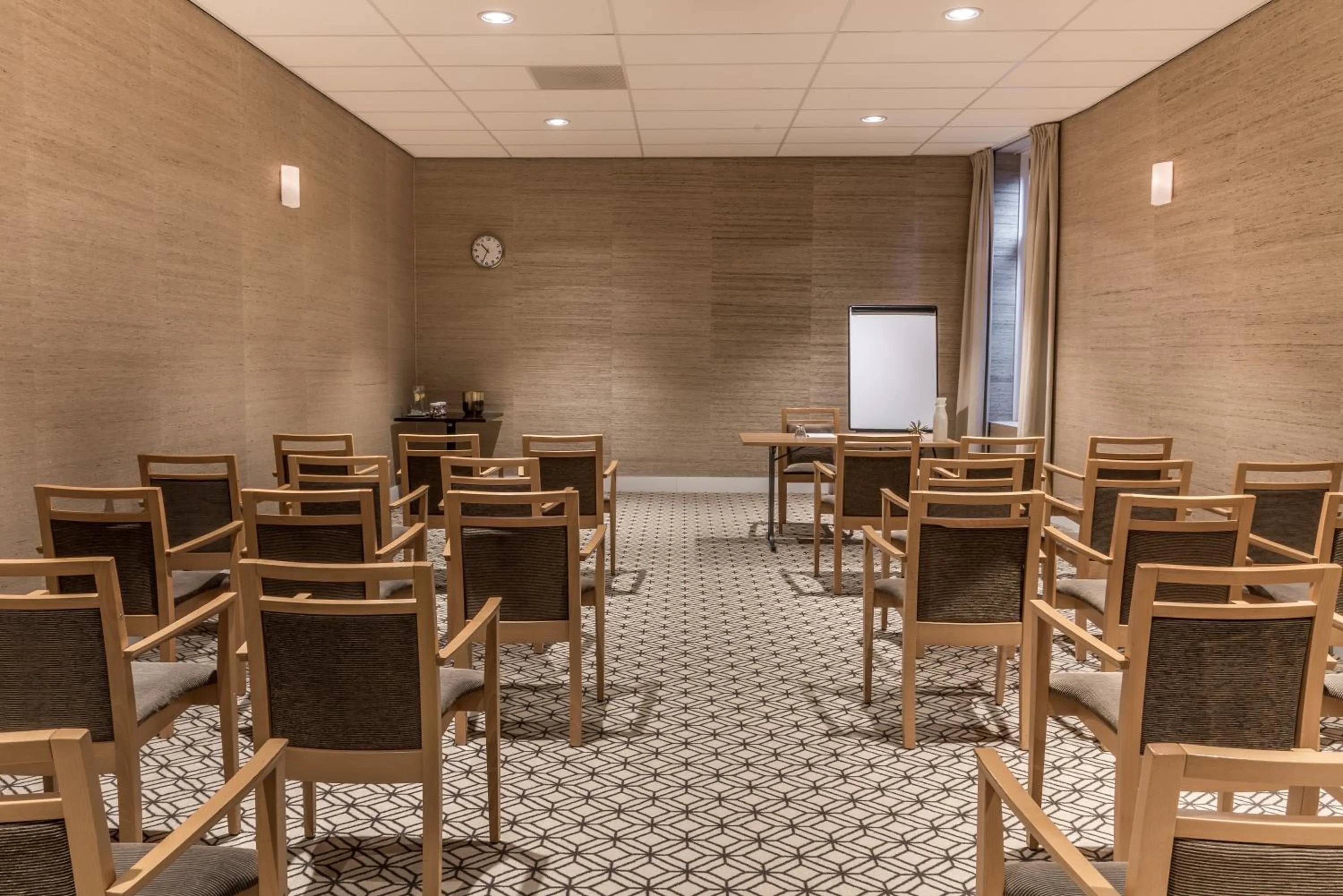 Business facilities in Sandton Eindhoven Centre - Private parking