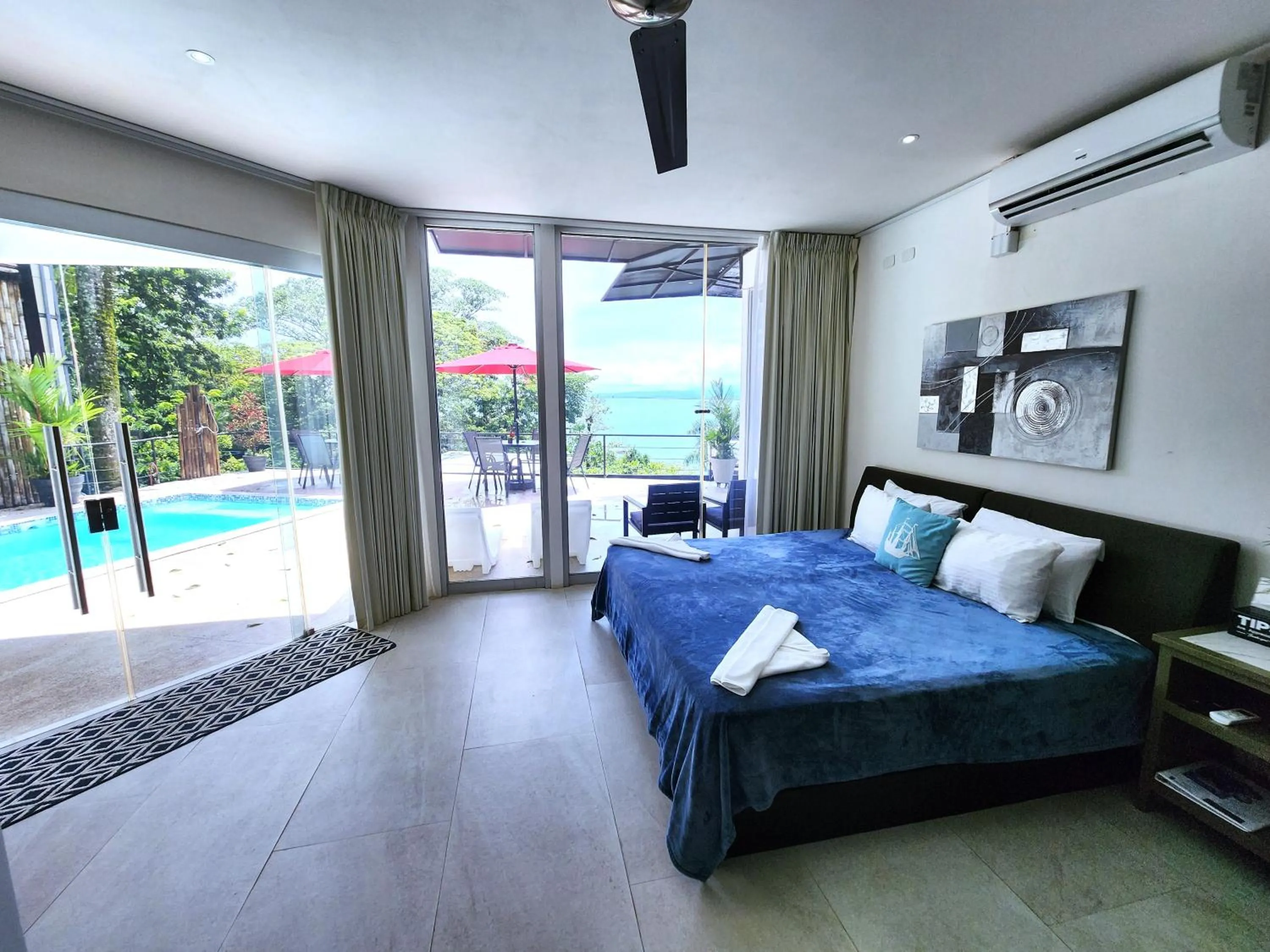 Patio, Bed in Hotel VOS