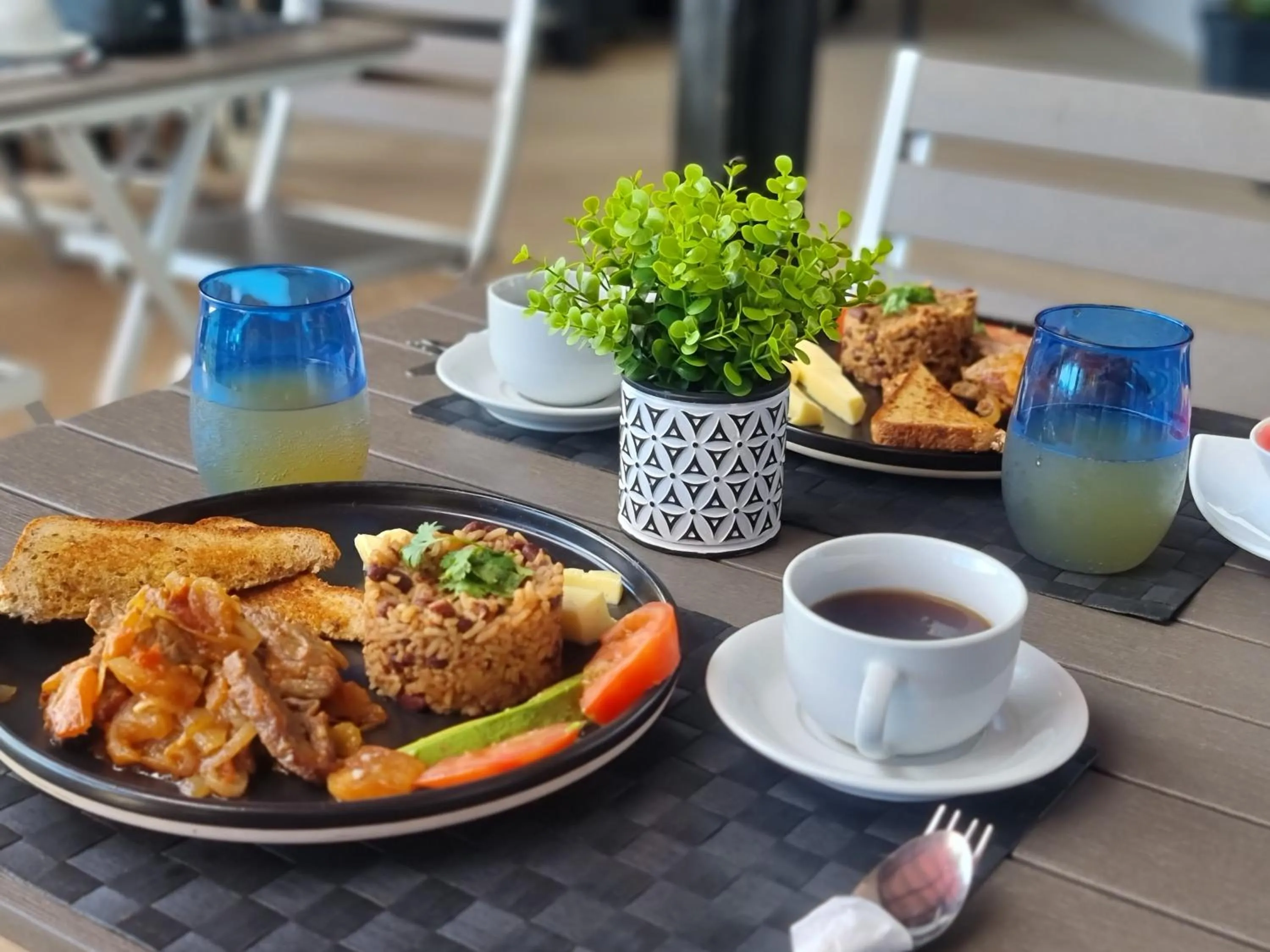 Restaurant/places to eat in Hotel VOS