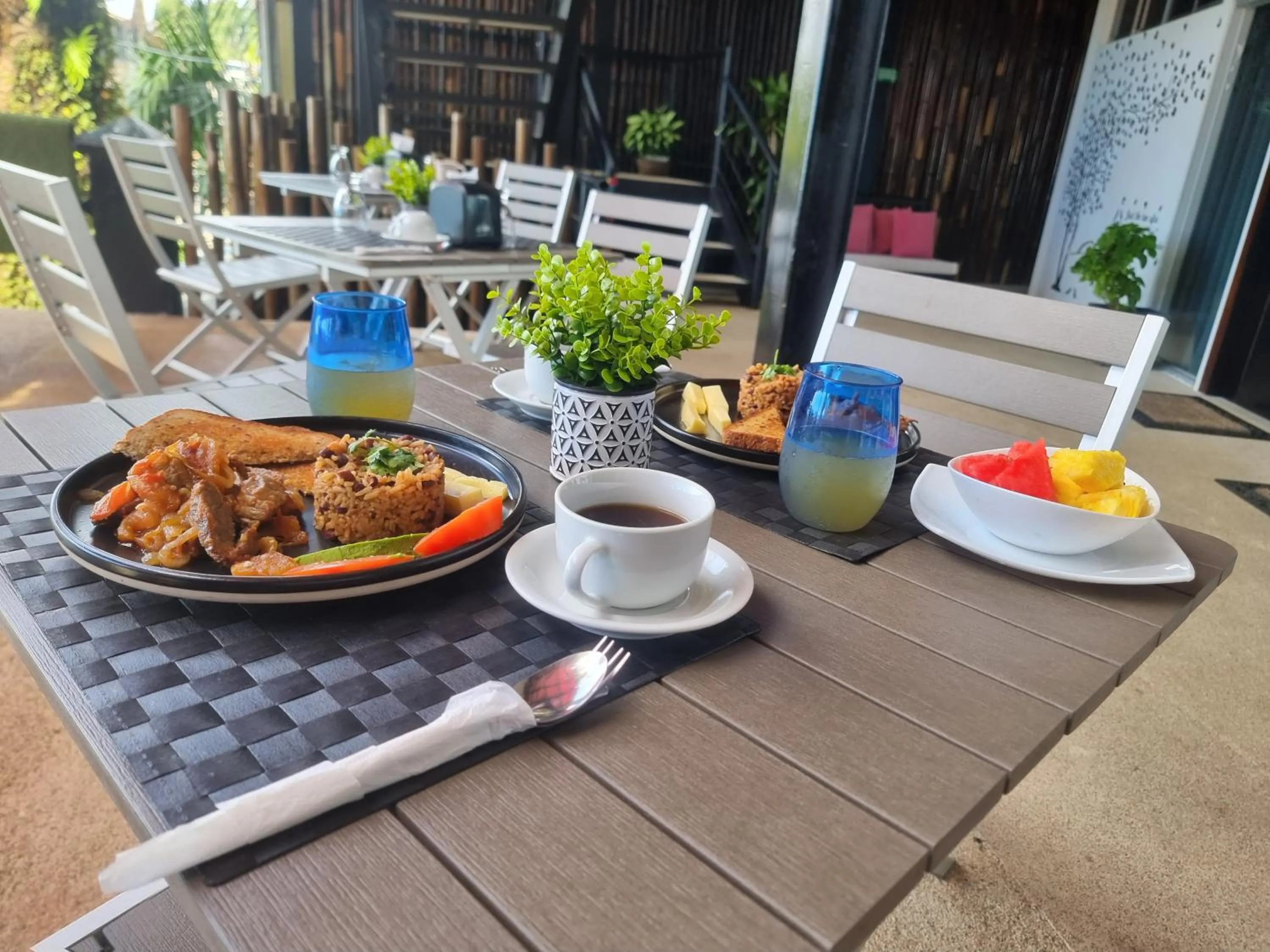 Restaurant/places to eat in Hotel VOS