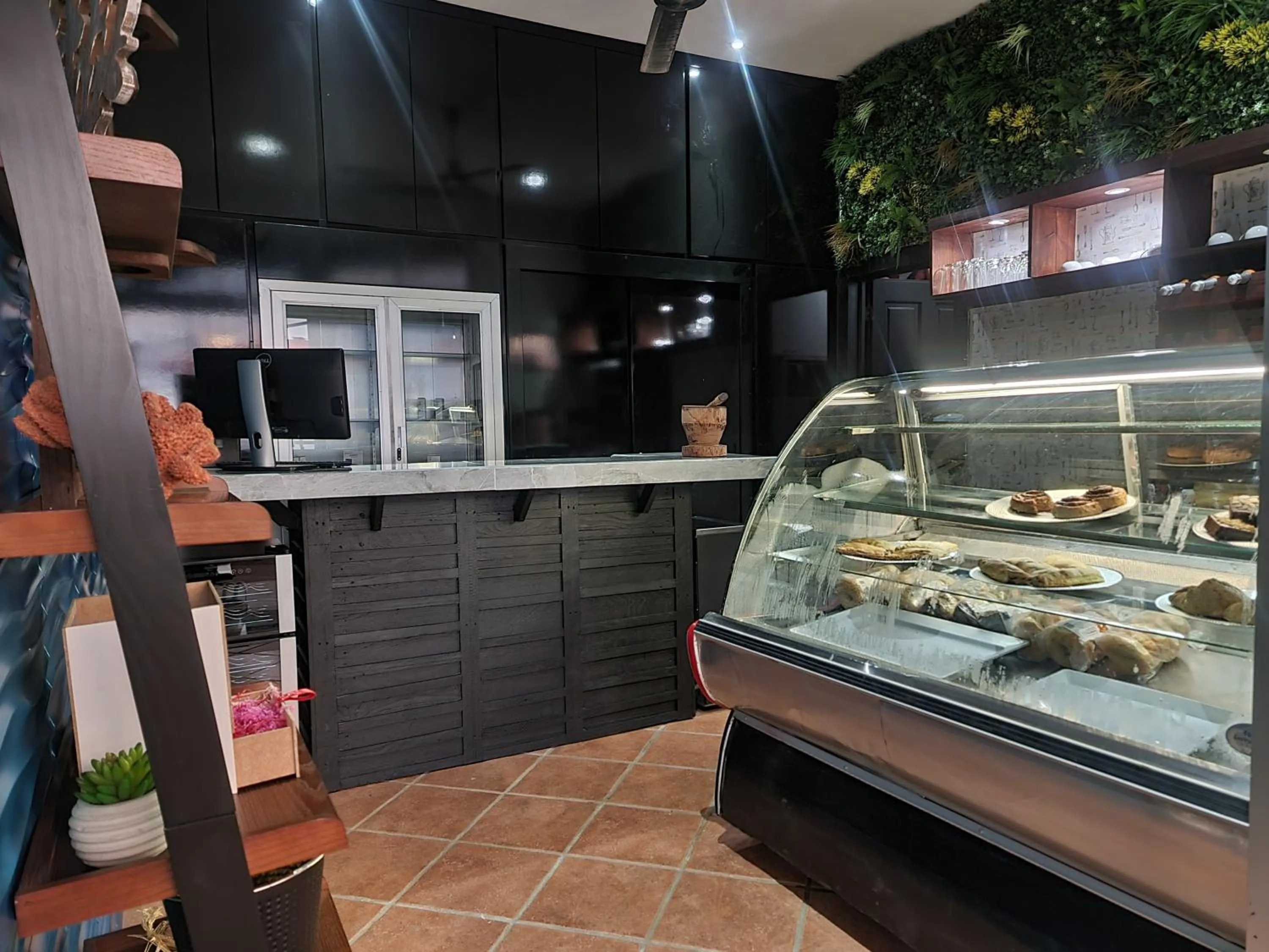 Restaurant/places to eat in Hotel VOS