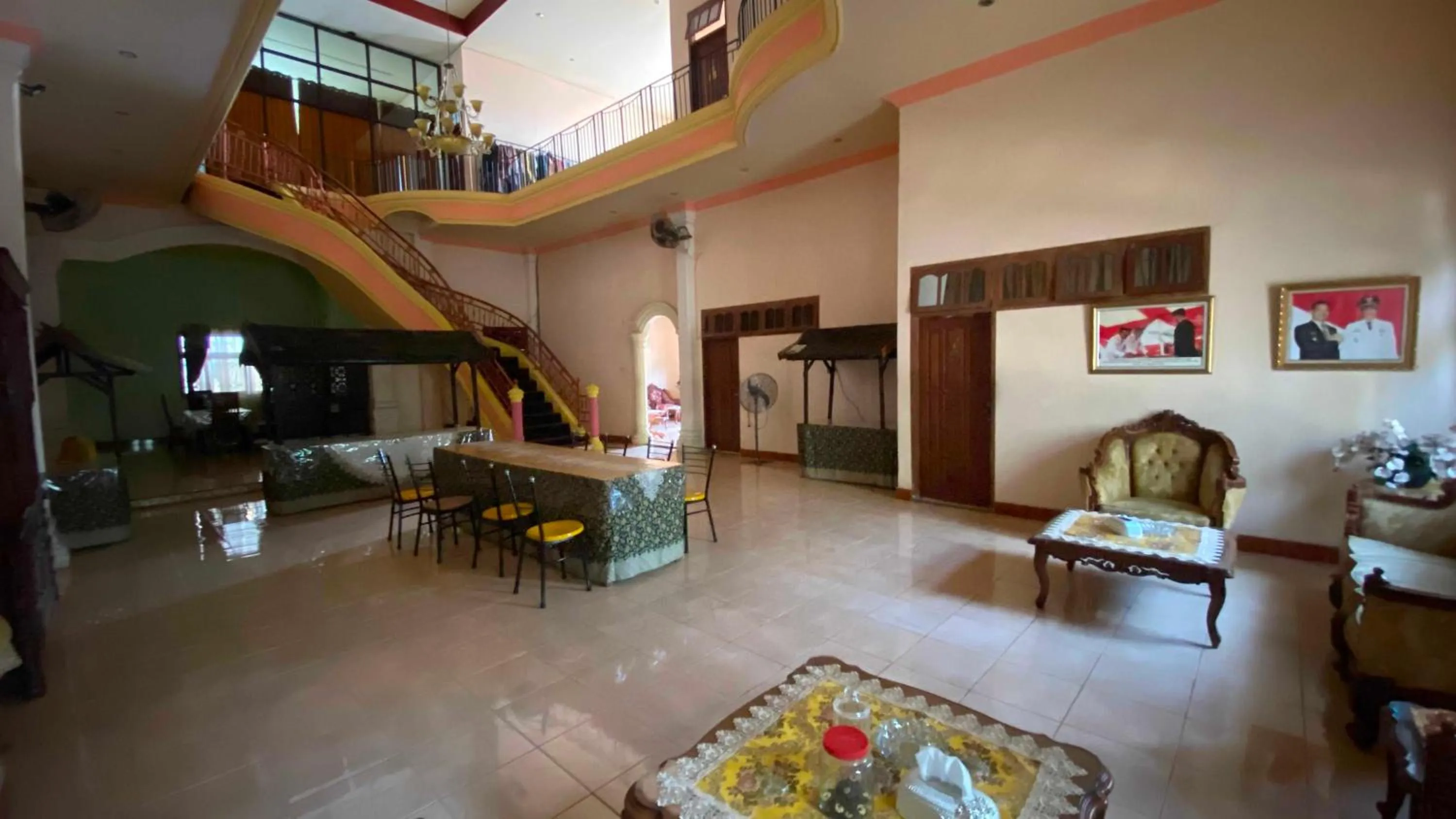 Lobby or reception in Hotel O Savira Near Barru