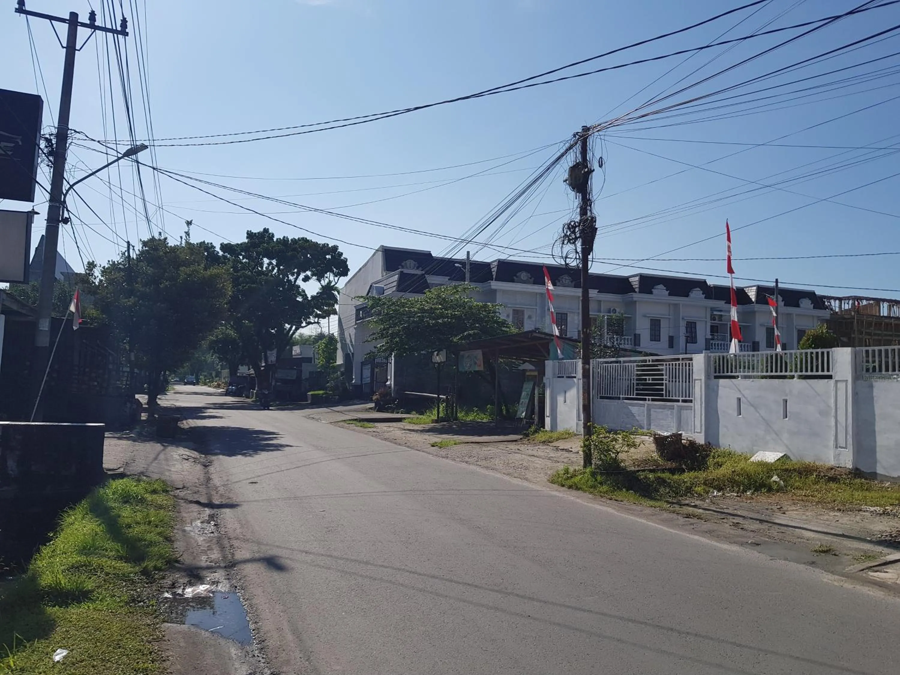 Facade/entrance in Hotel O Cempaka Syariah