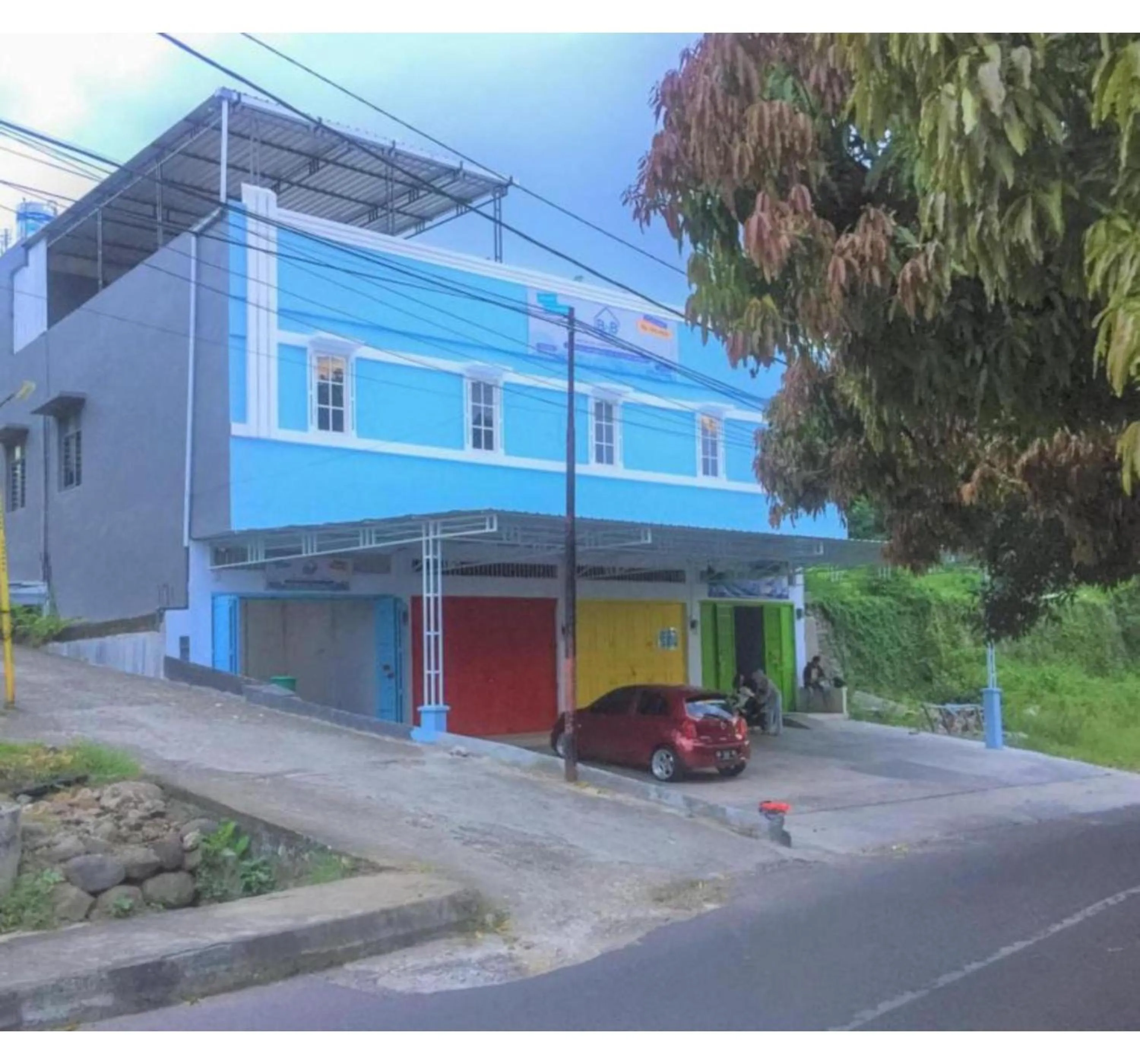 Property building in OYO 93169 Bnb Homestay