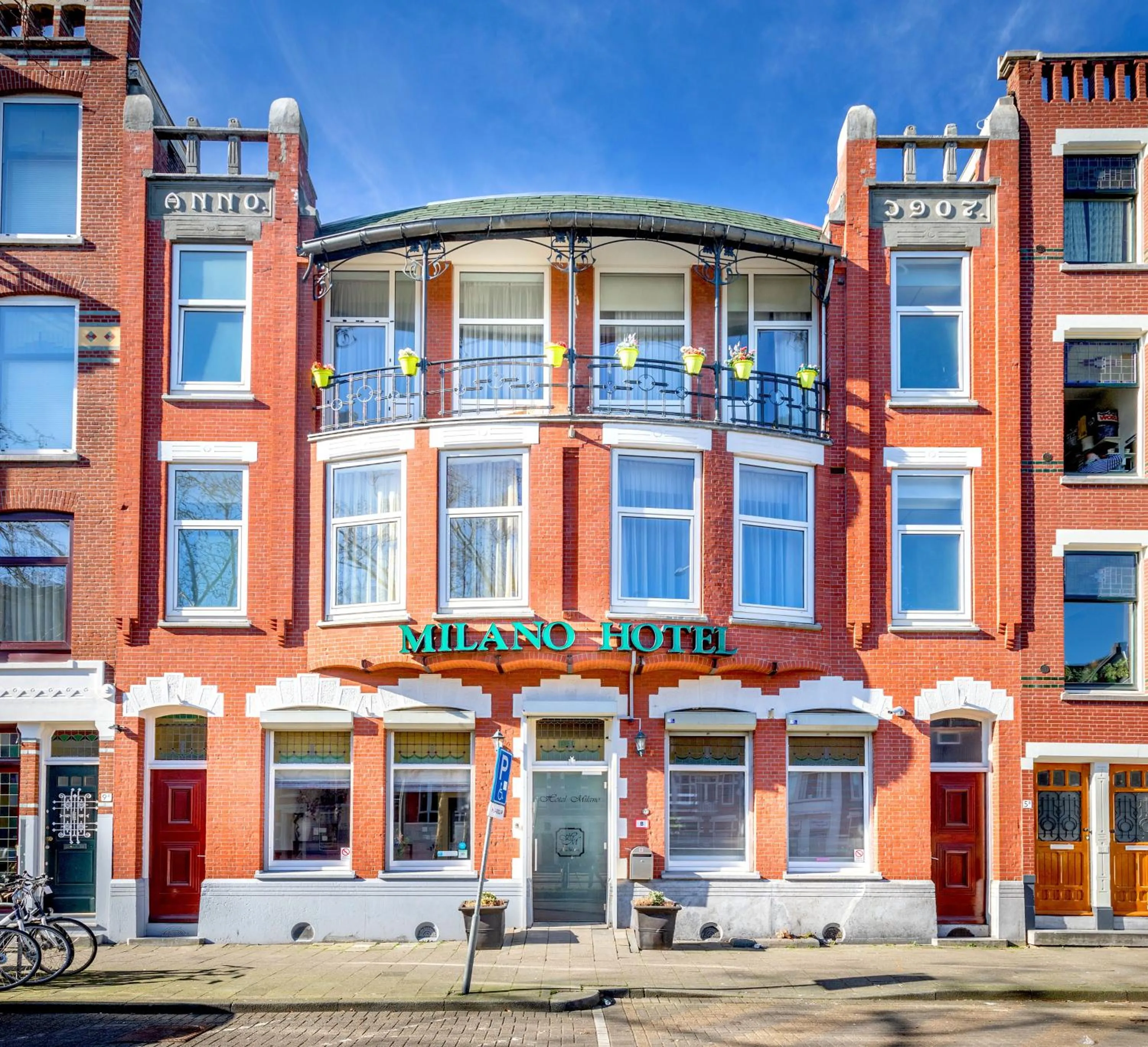 Property building in Boutique Hotel Milano Rotterdam-Centre