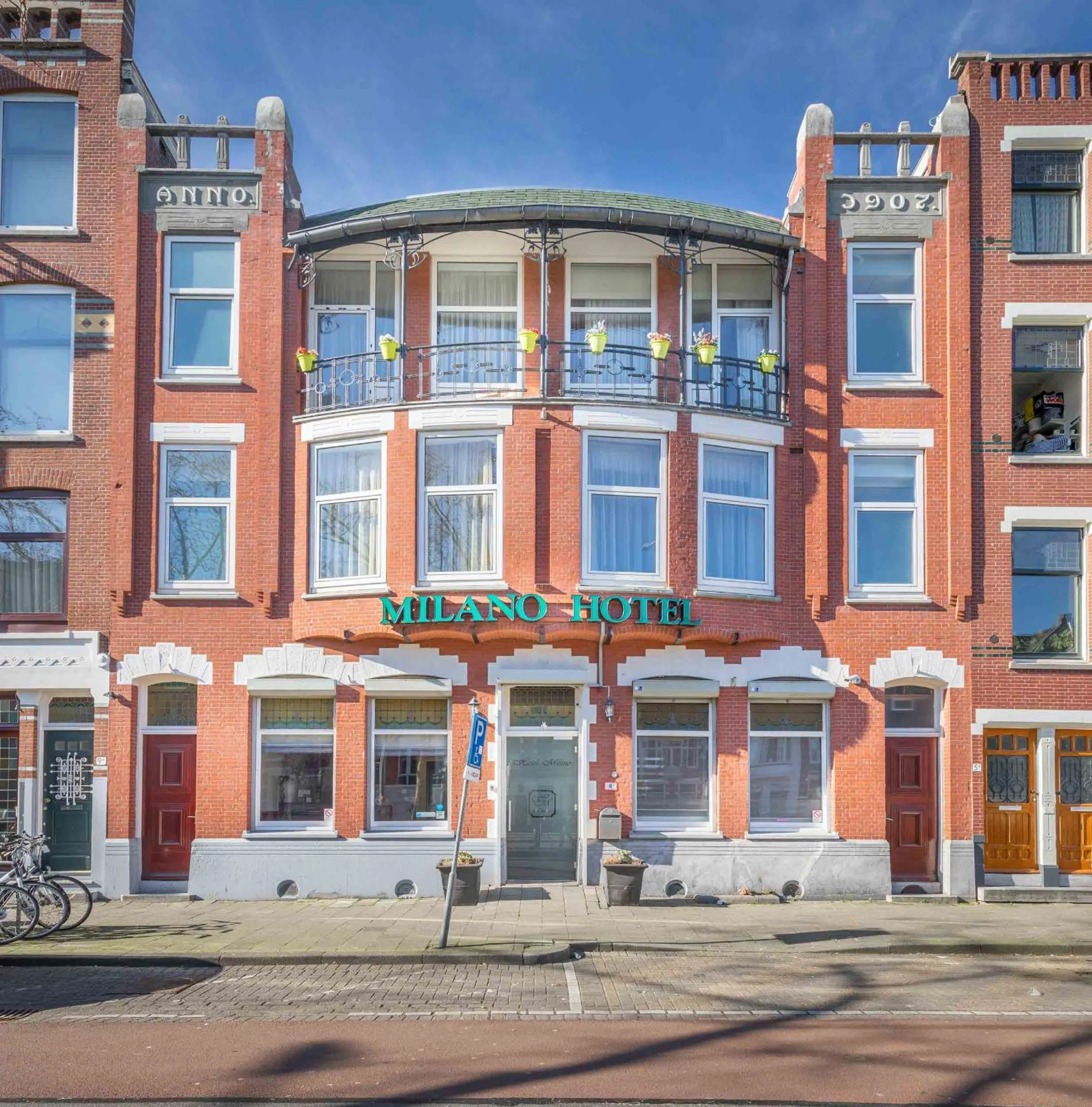 Property building in Boutique Hotel Milano Rotterdam-Centre