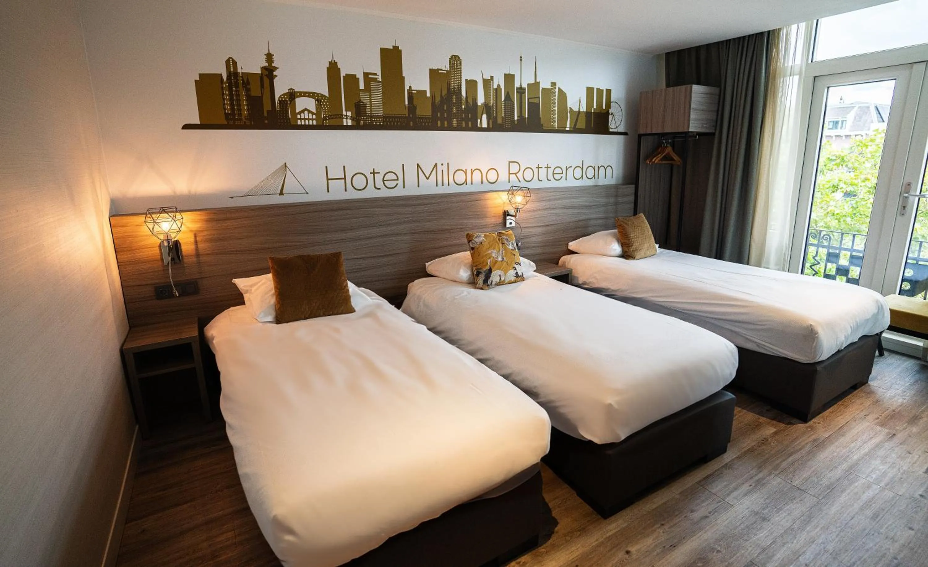 Photo of the whole room, Bed in Boutique Hotel Milano Rotterdam-Centre