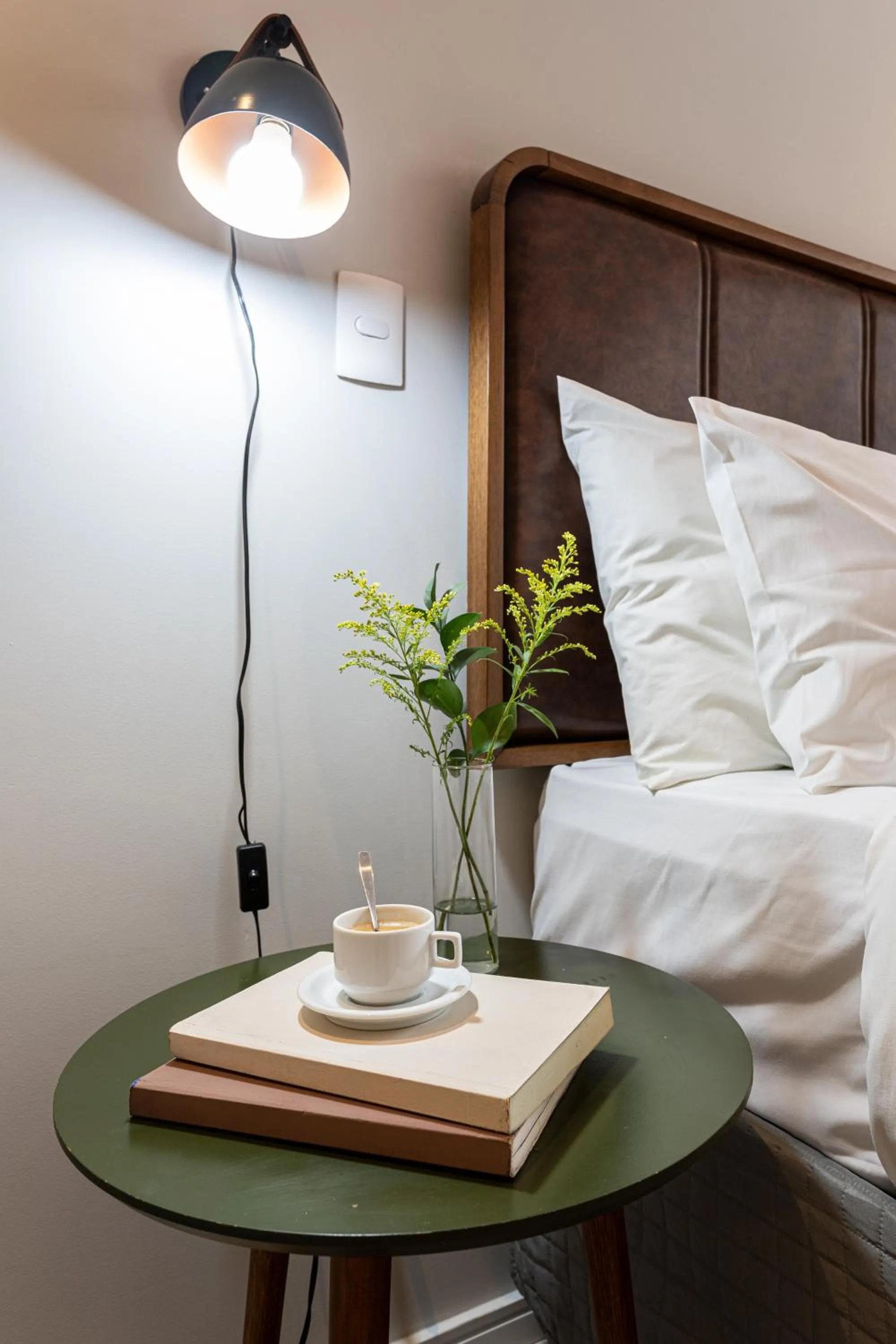 Bed in Next Home Design by Viva - Apartamentos em prédio próximo ao Parque do Ibirapuera