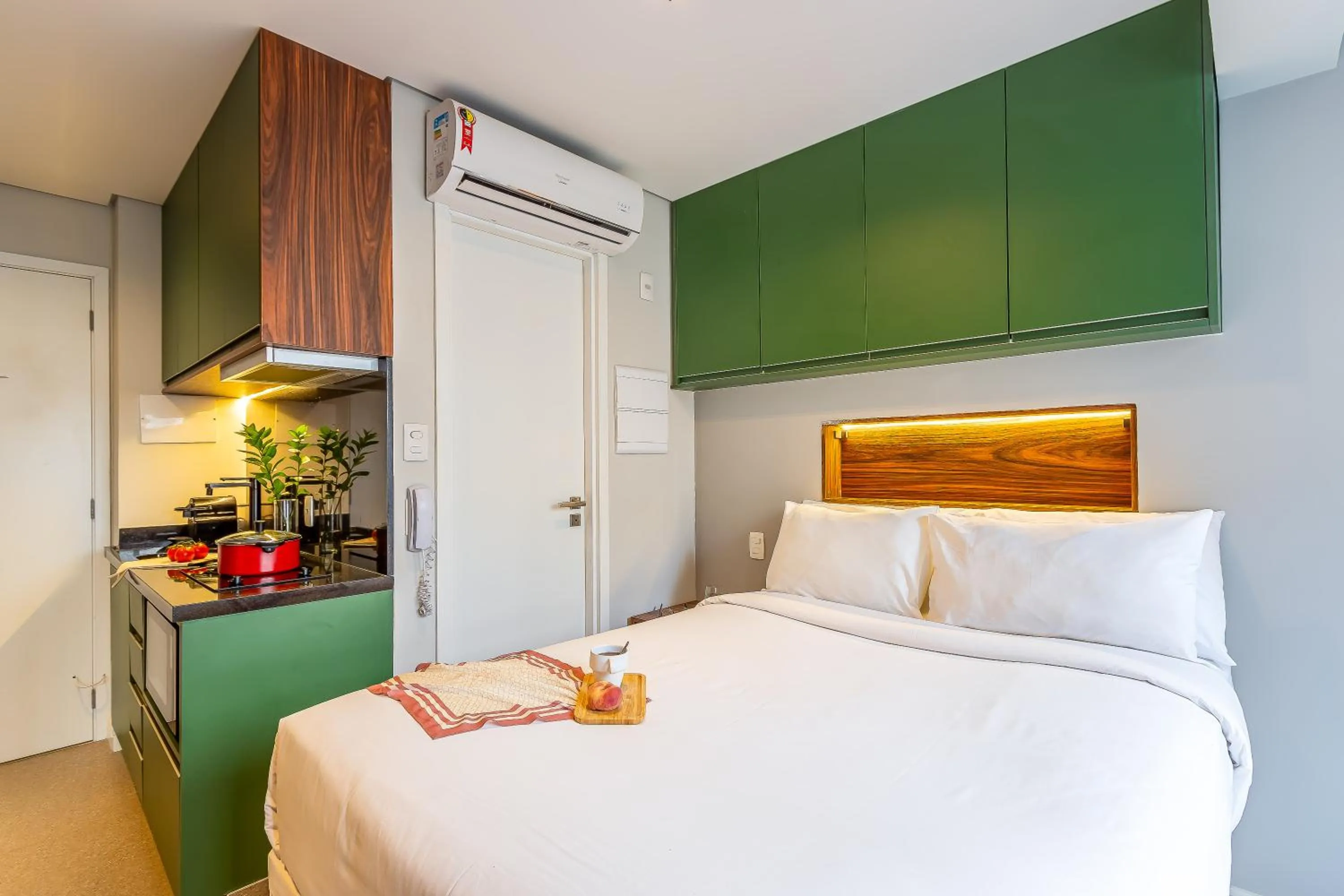 Bed in Next Home Design by Viva - Apartamentos em prédio próximo ao Parque do Ibirapuera