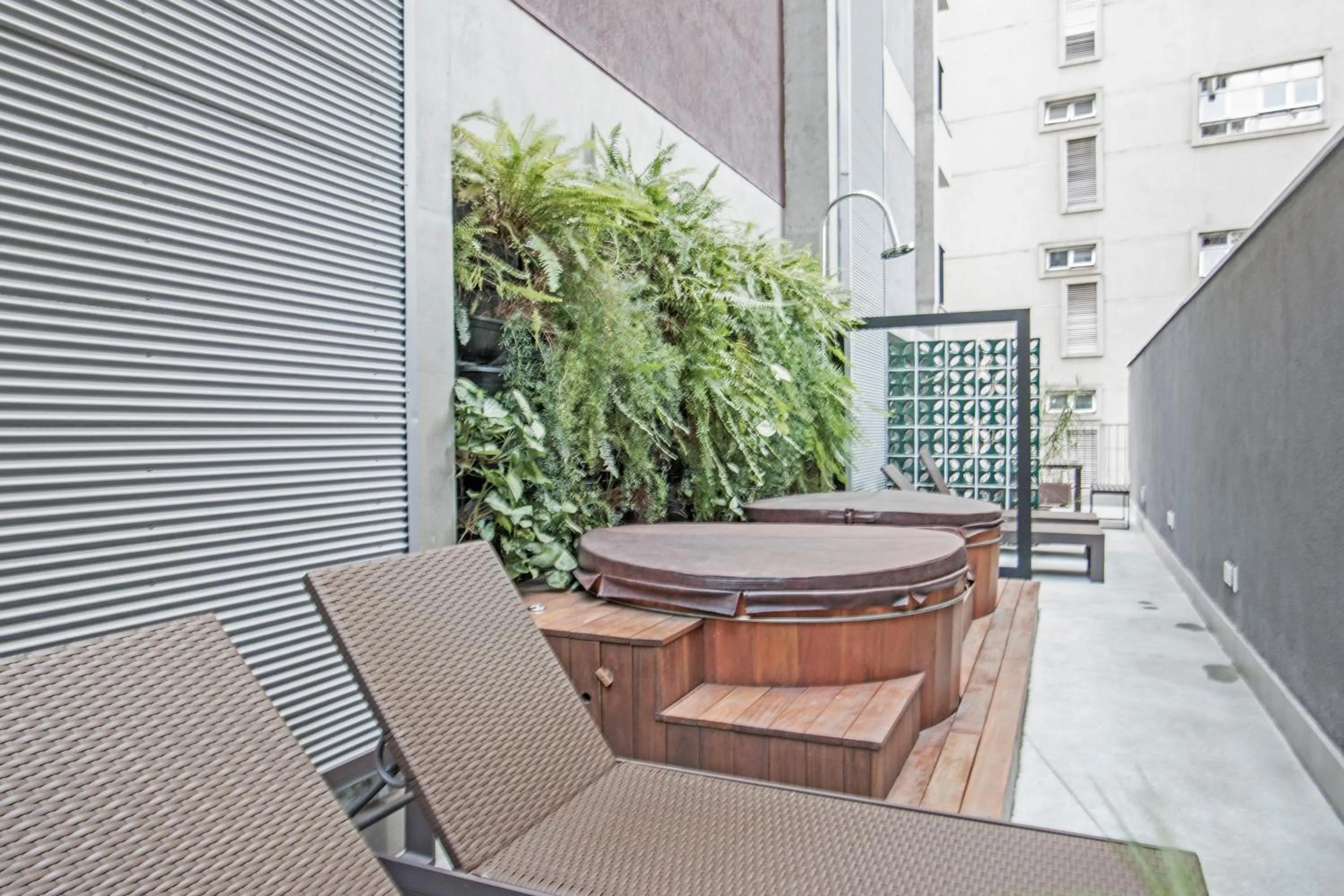 Day in Next Home Design by Viva - Apartamentos em prédio próximo ao Parque do Ibirapuera