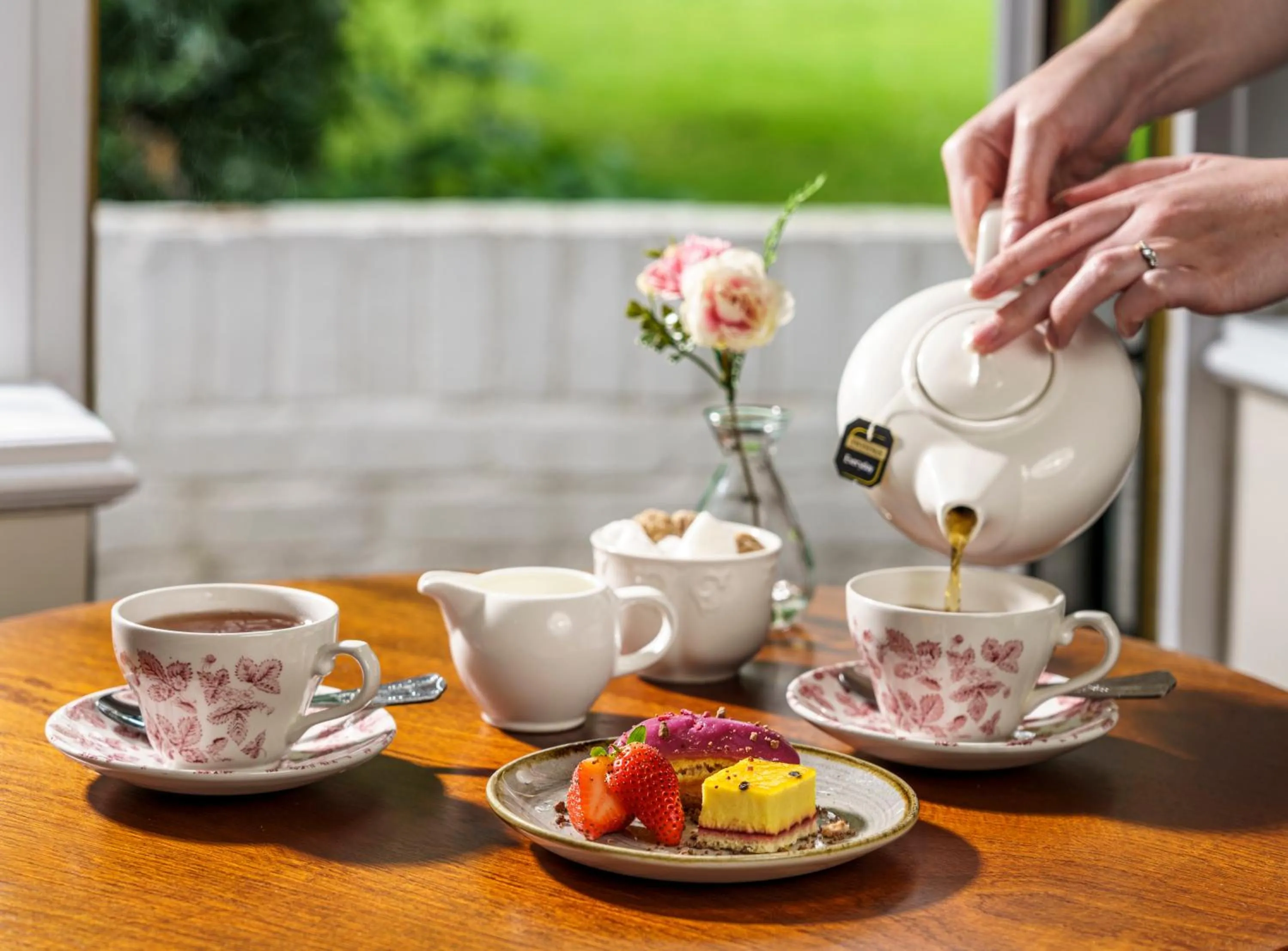 Food and drinks in Macdonald Craxton Wood Hotel & Spa