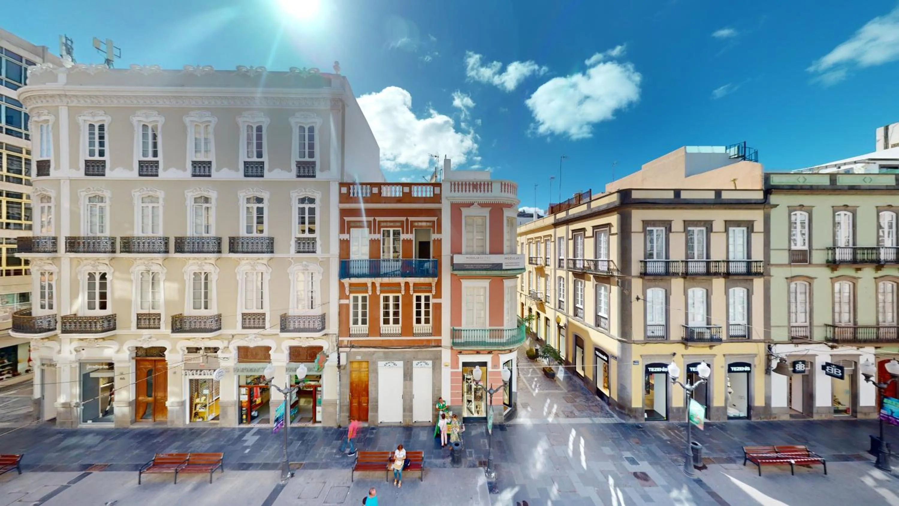 Street view in Triana Rooms EH