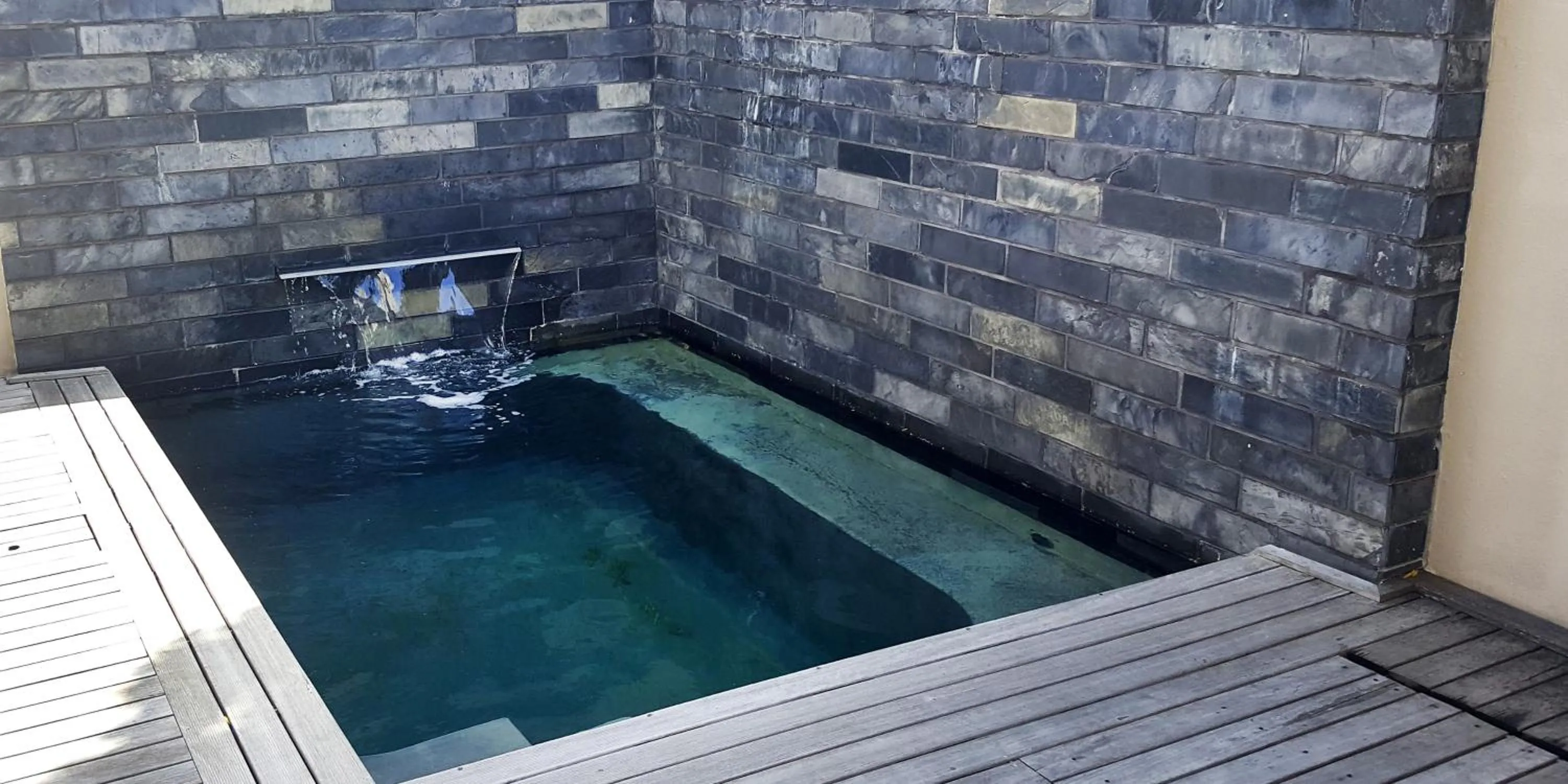 Swimming pool in Harbour House Hotel - Le Paradis Apartments