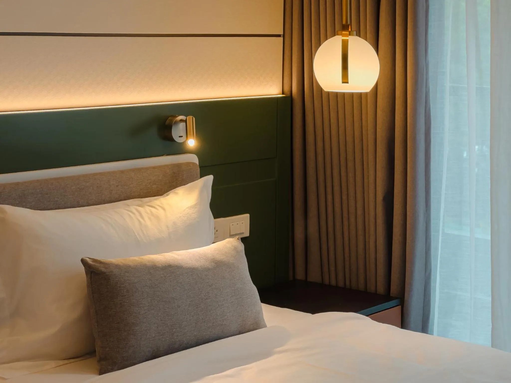 Photo of the whole room, Bed in Cha Chiangmai Luxury