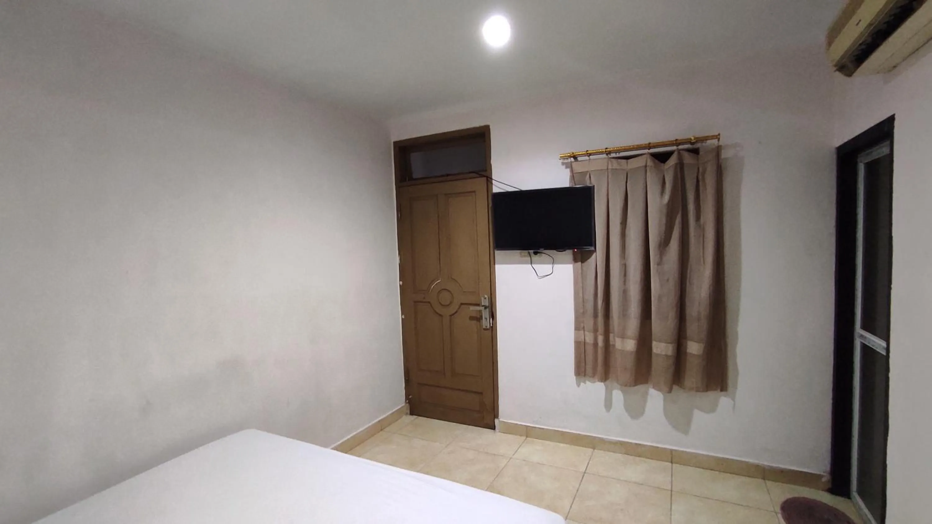 Bedroom, Bed in Hotel O Wisma Syariah Dian Near Pare-pare