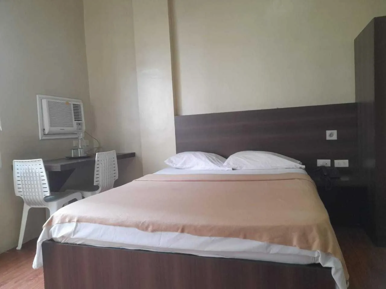 Bedroom, Bed in OYO 1011 First Hotel