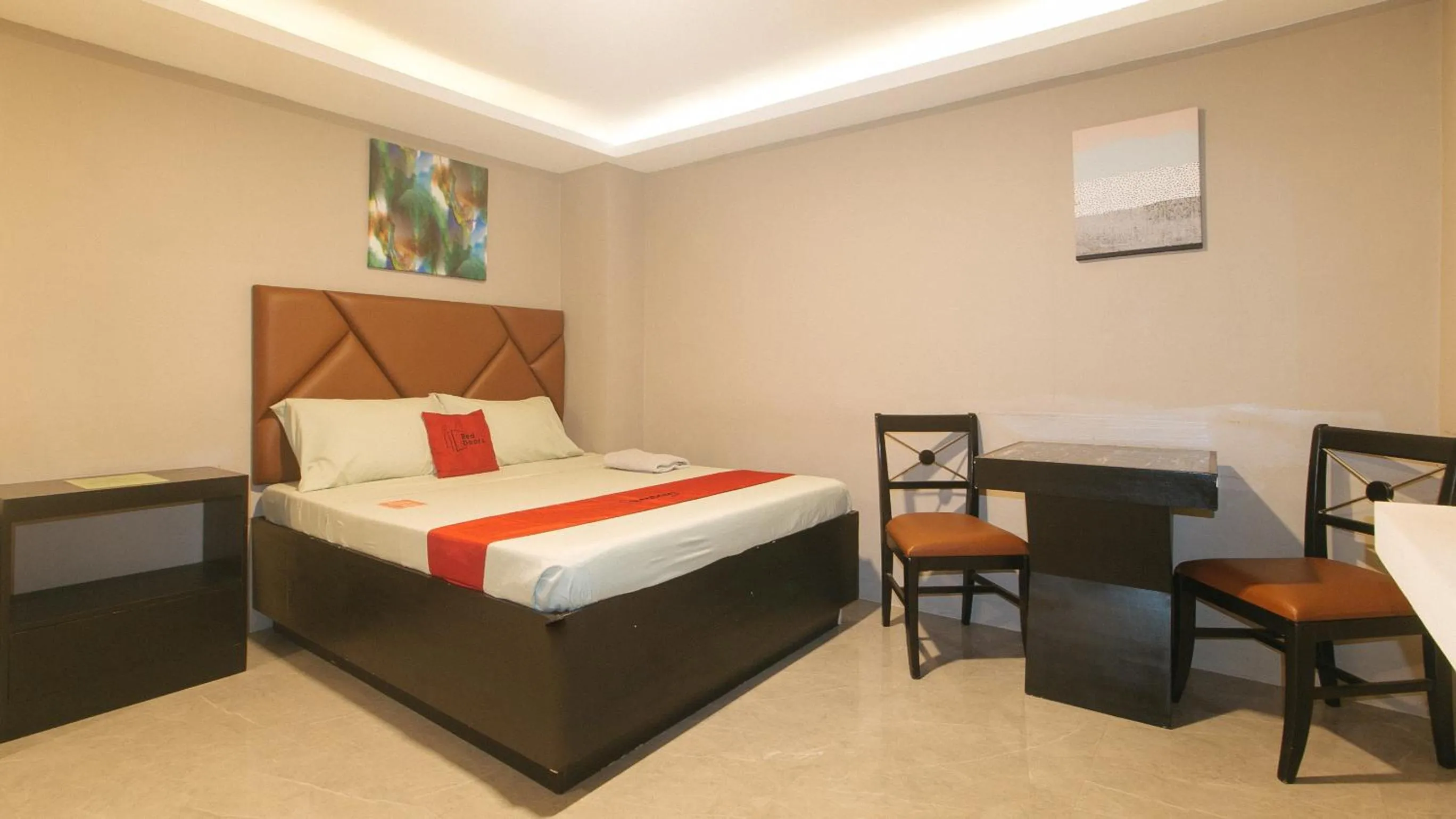 Bed in RedDoorz Plus at Seventy Five Inn Near Manila Airport
