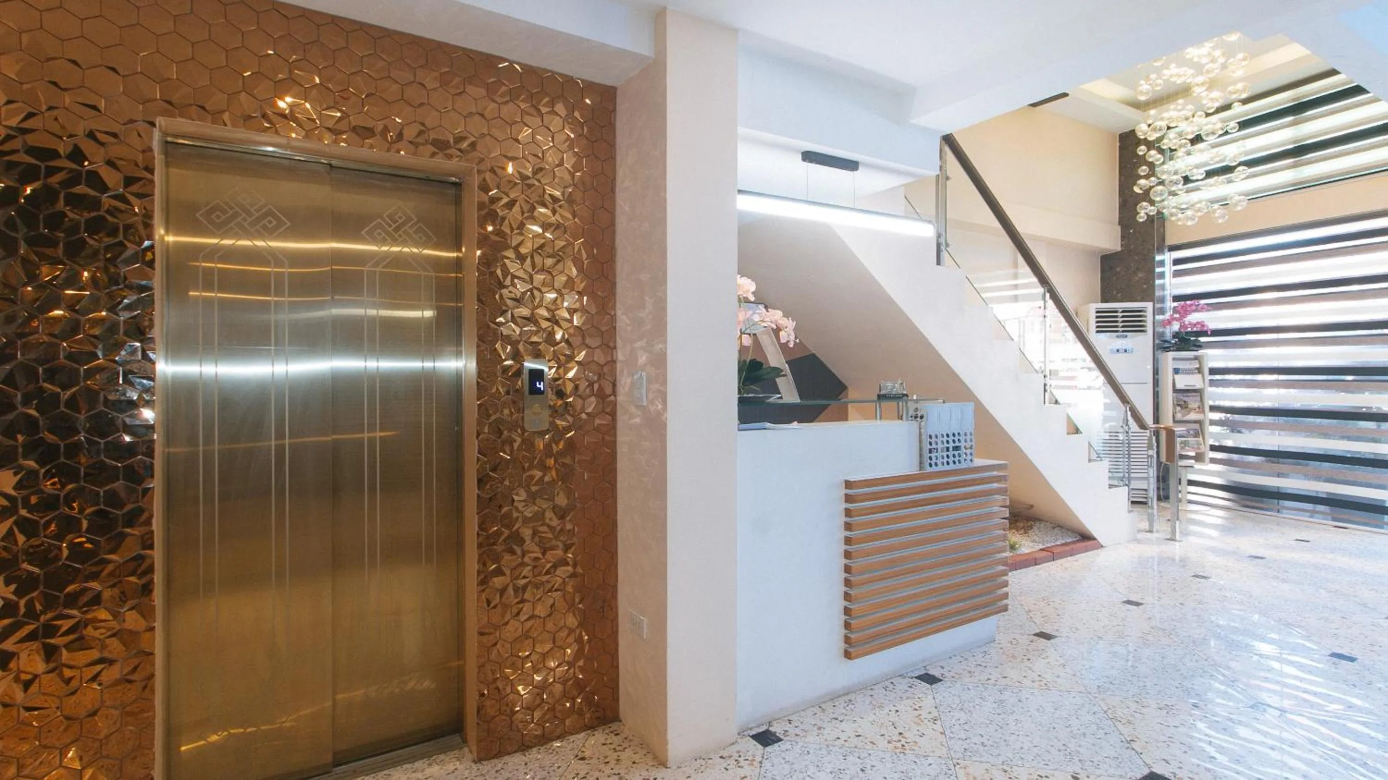 elevator in RedDoorz Plus at Seventy Five Inn Near Manila Airport