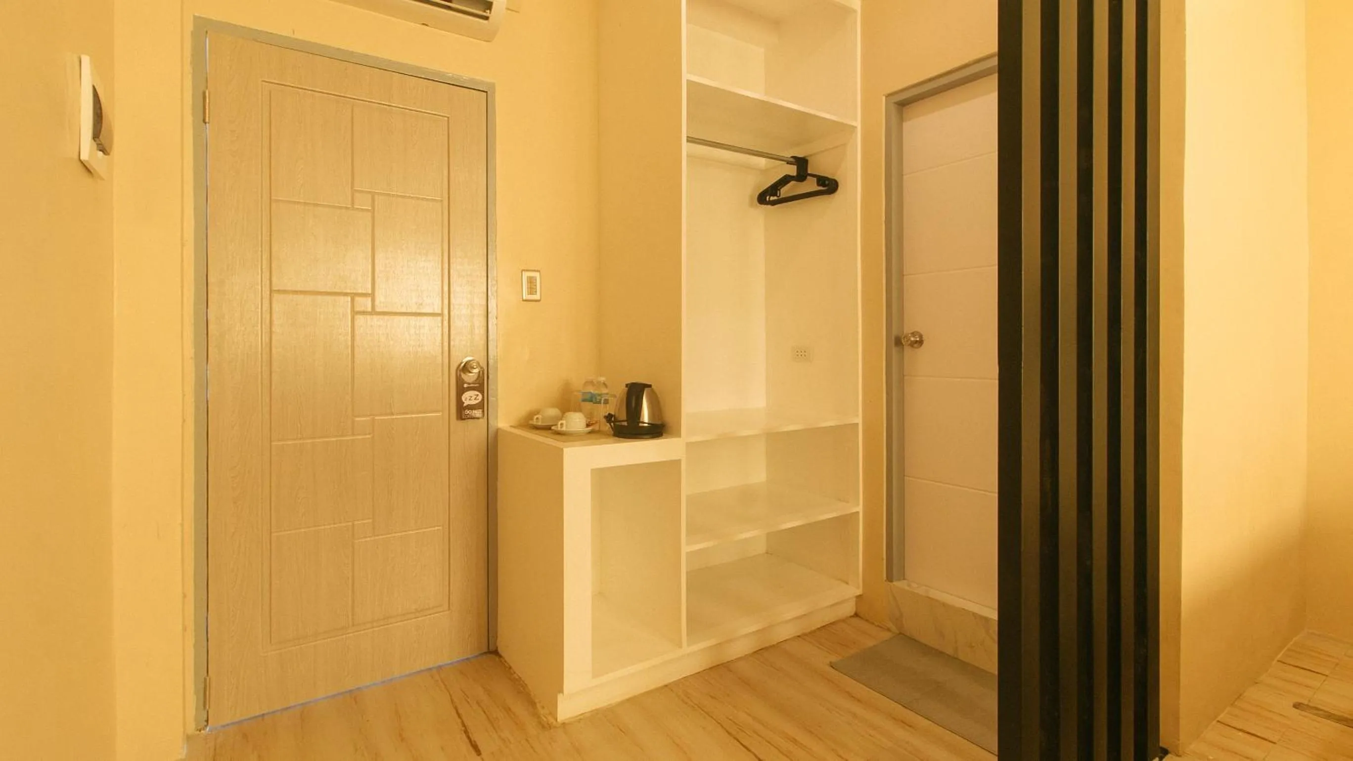 minibar in RedDoorz Plus at Seventy Five Inn Near Manila Airport