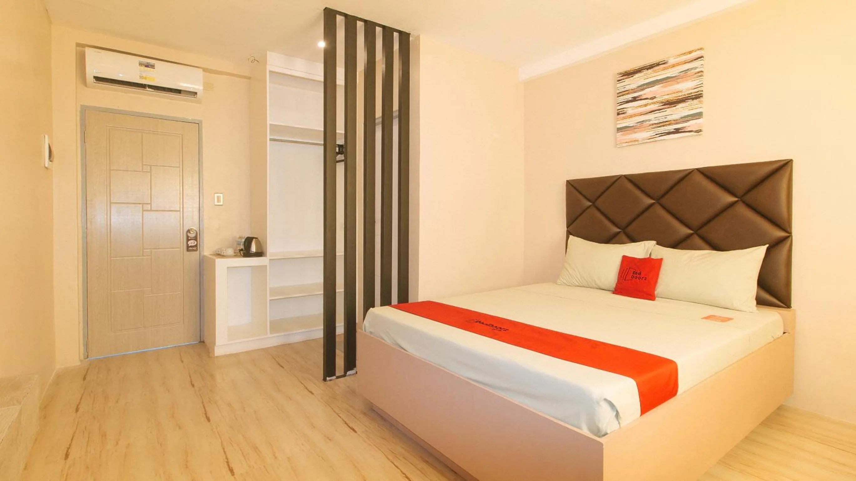 Bedroom, Bed in RedDoorz Plus at Seventy Five Inn Near Manila Airport