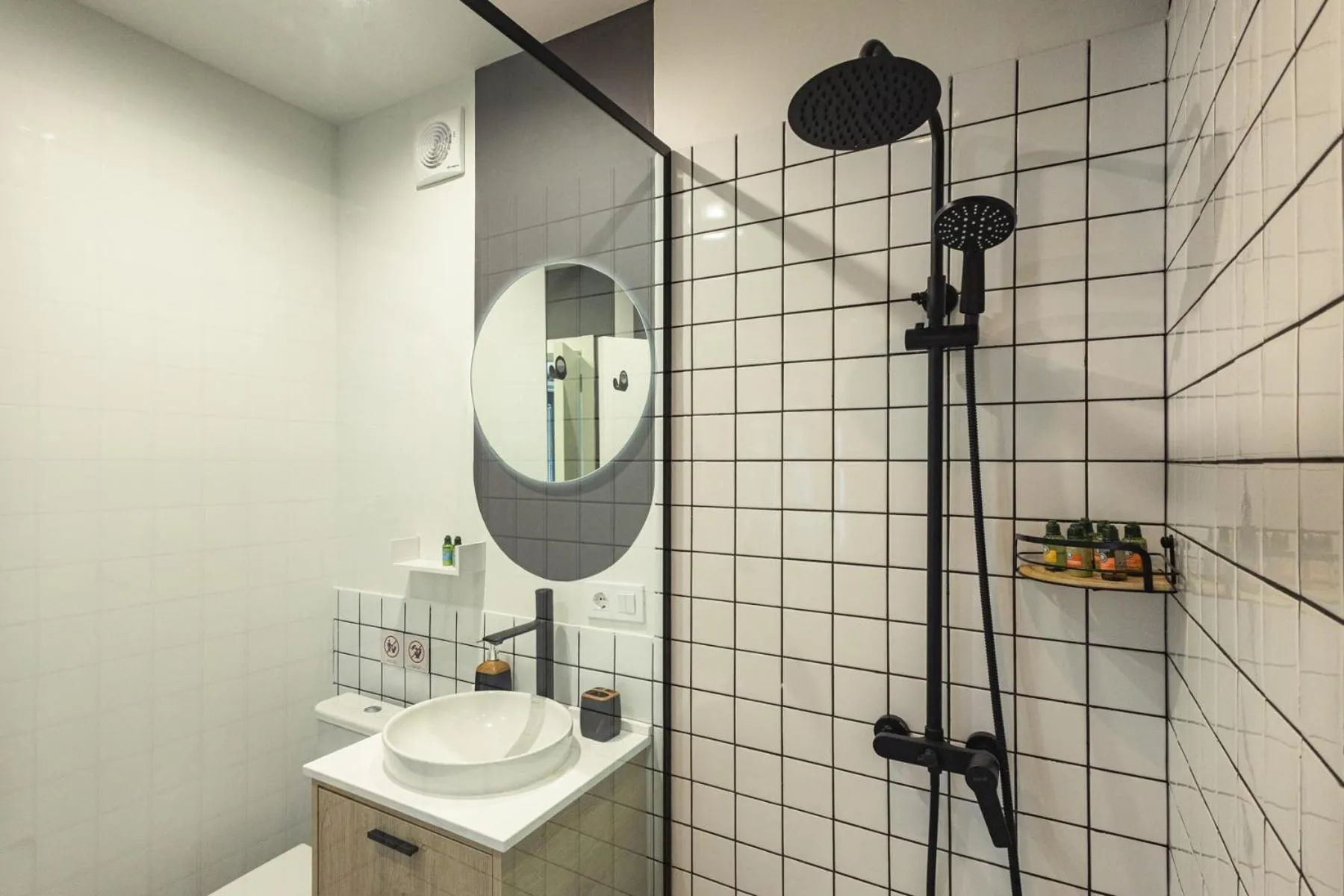 Shower in Apart Hotel Kundzuli