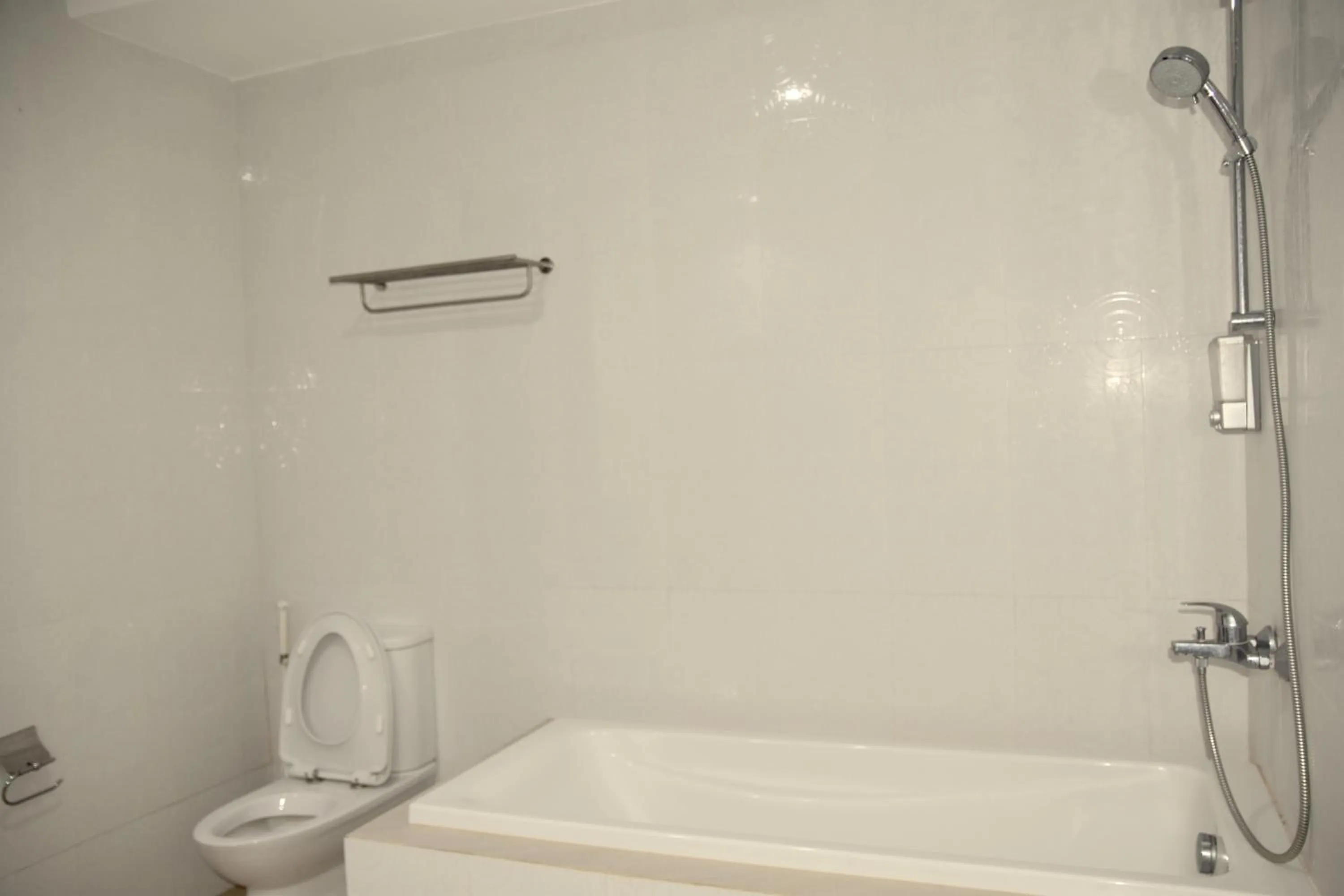 Shower in Isla De Oro Hotel