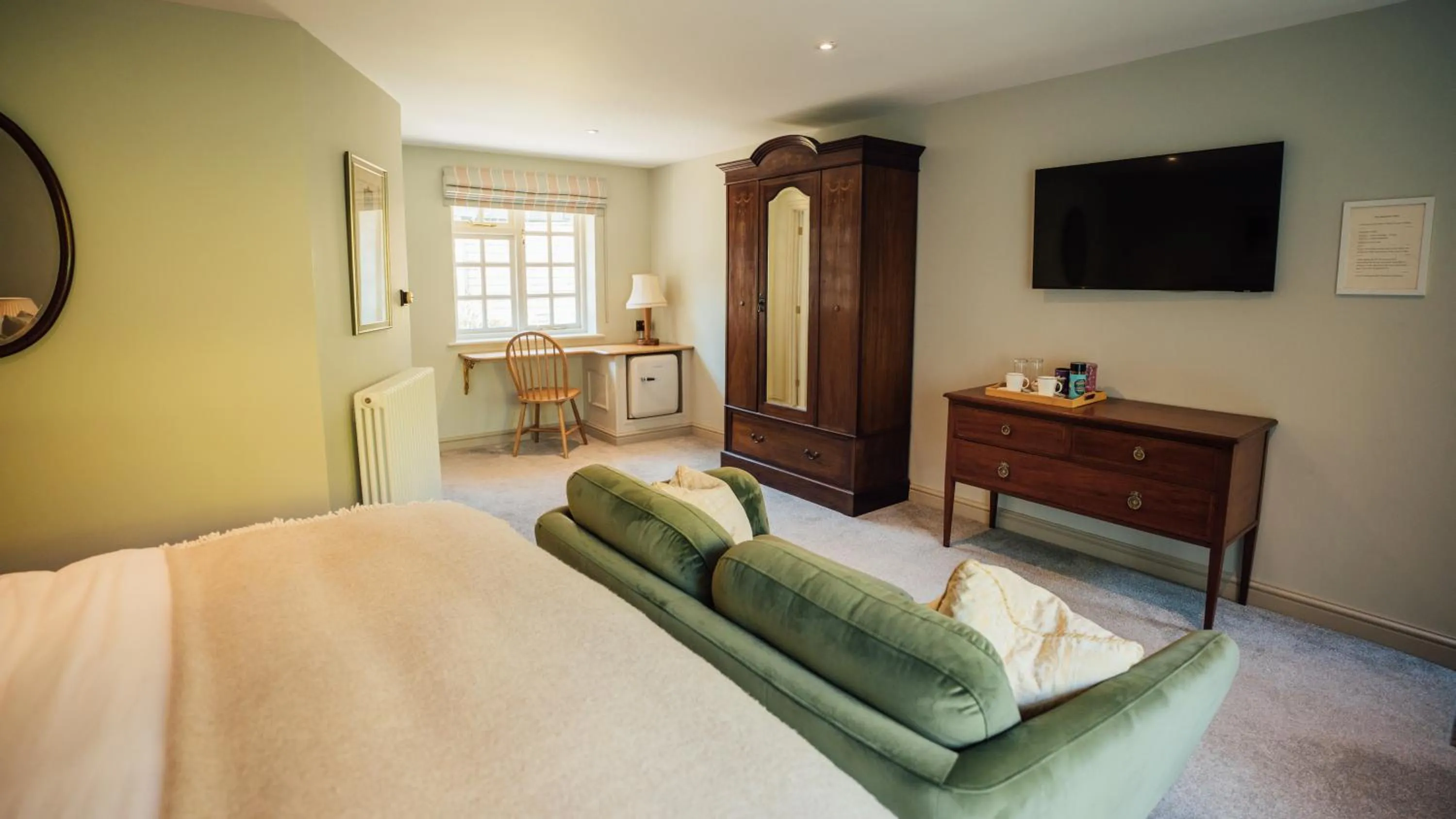 Bedroom, Bed in The Farthings Somerset