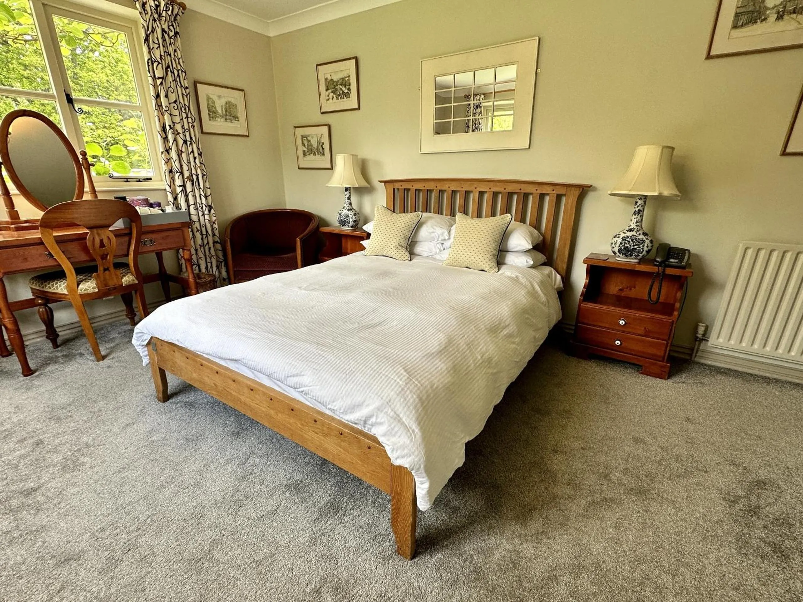 Bedroom, Bed in Farthings Country House Hotel & Restaurant Tunton