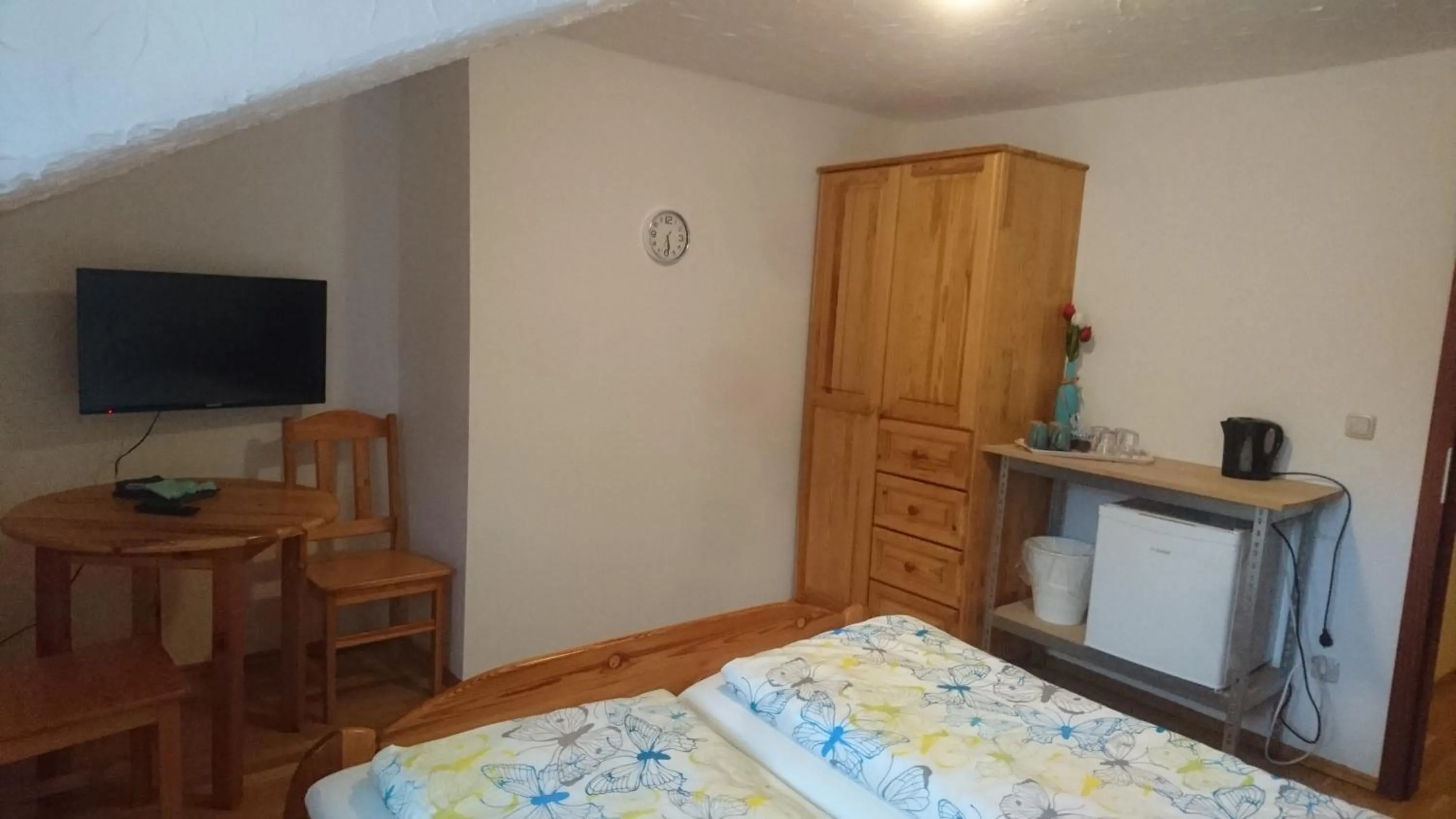 TV and multimedia, Bed in Hotel Garni Forsthaus Ruhpolding