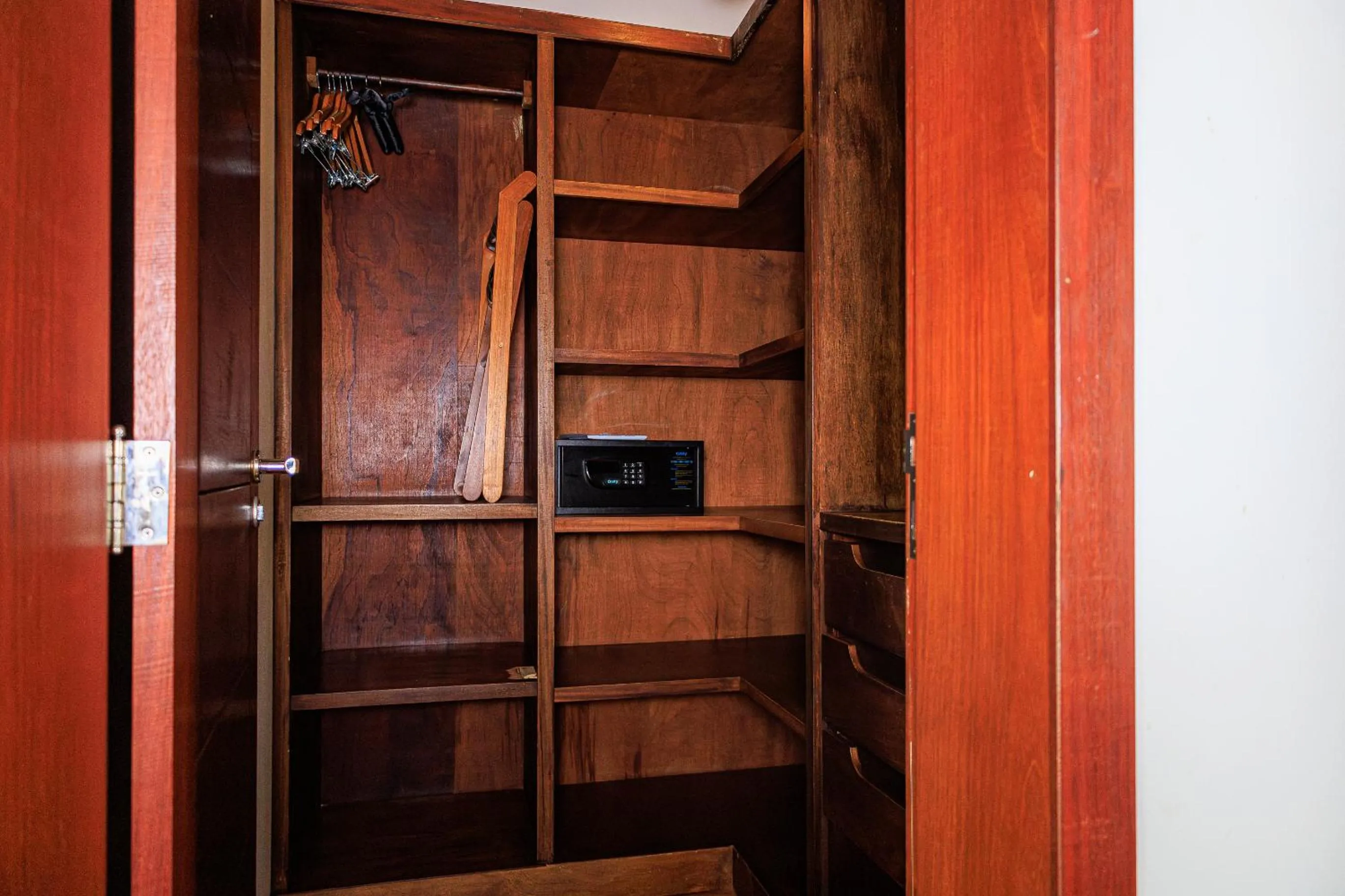 safe in Campo Bahia Hotel Villas Spa