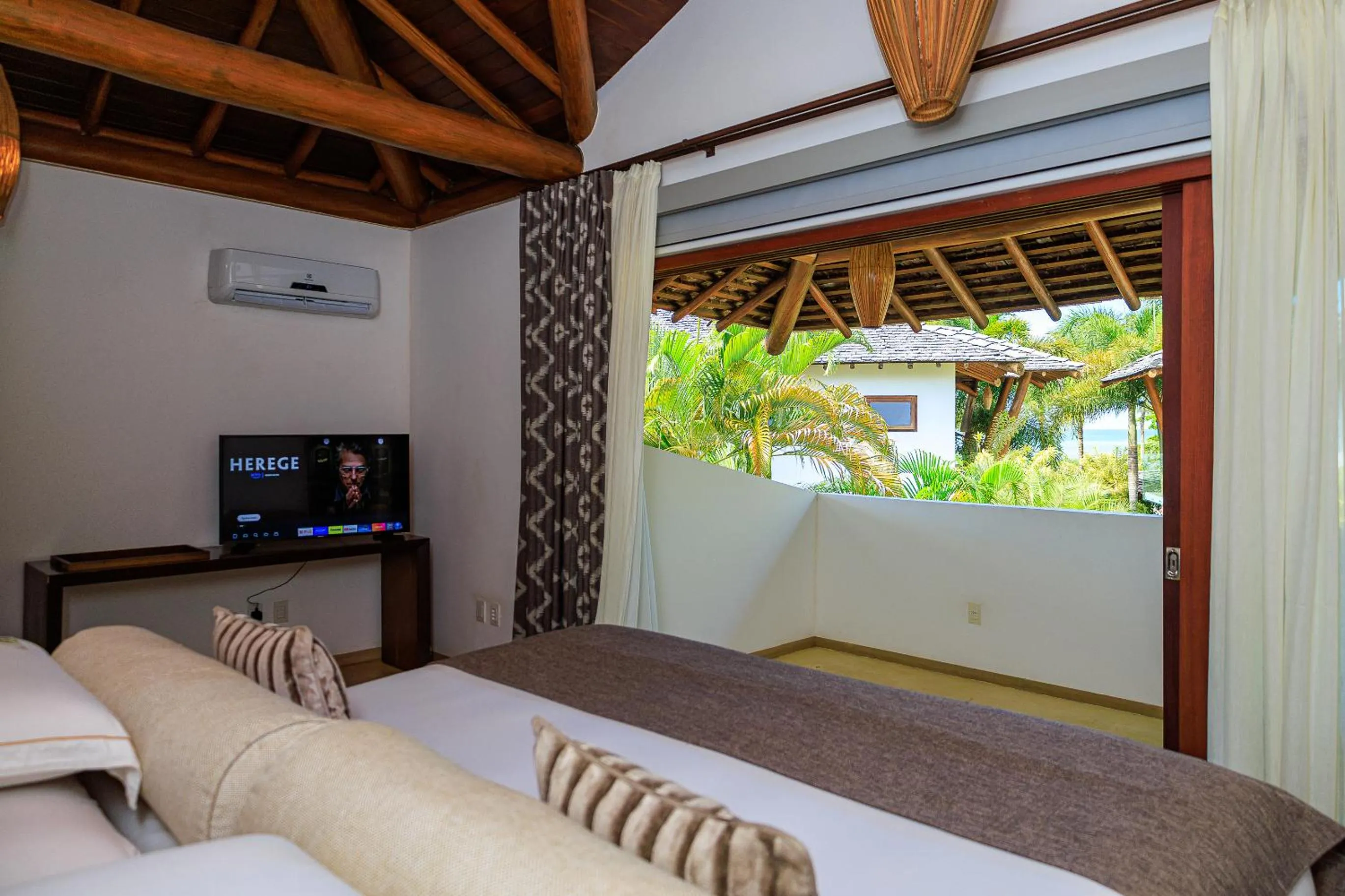 TV and multimedia in Campo Bahia Hotel Villas Spa