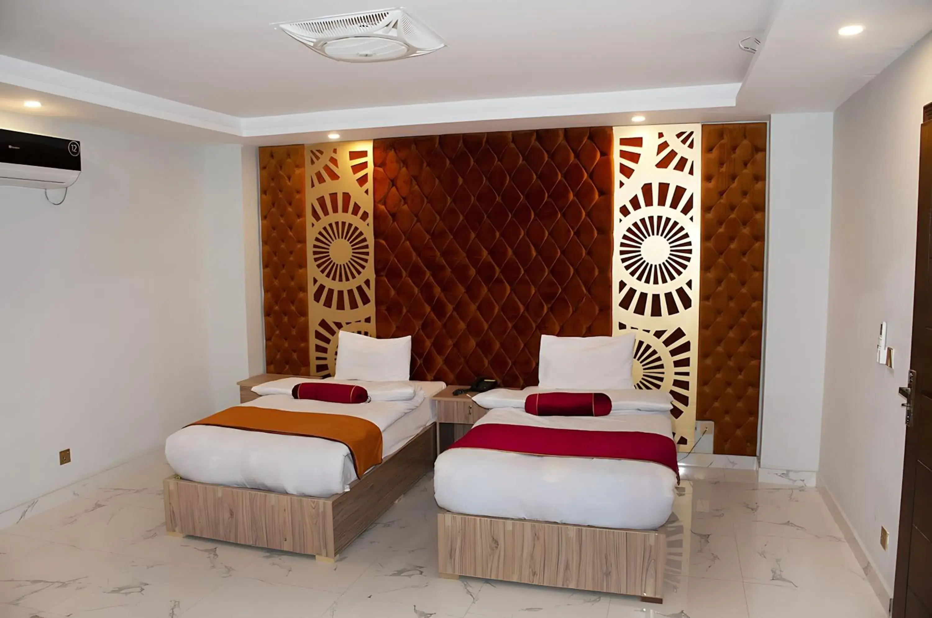 Twin Room - single occupancy in Nuva Hotel Twin Room - single occupancy in Nuva Hotel