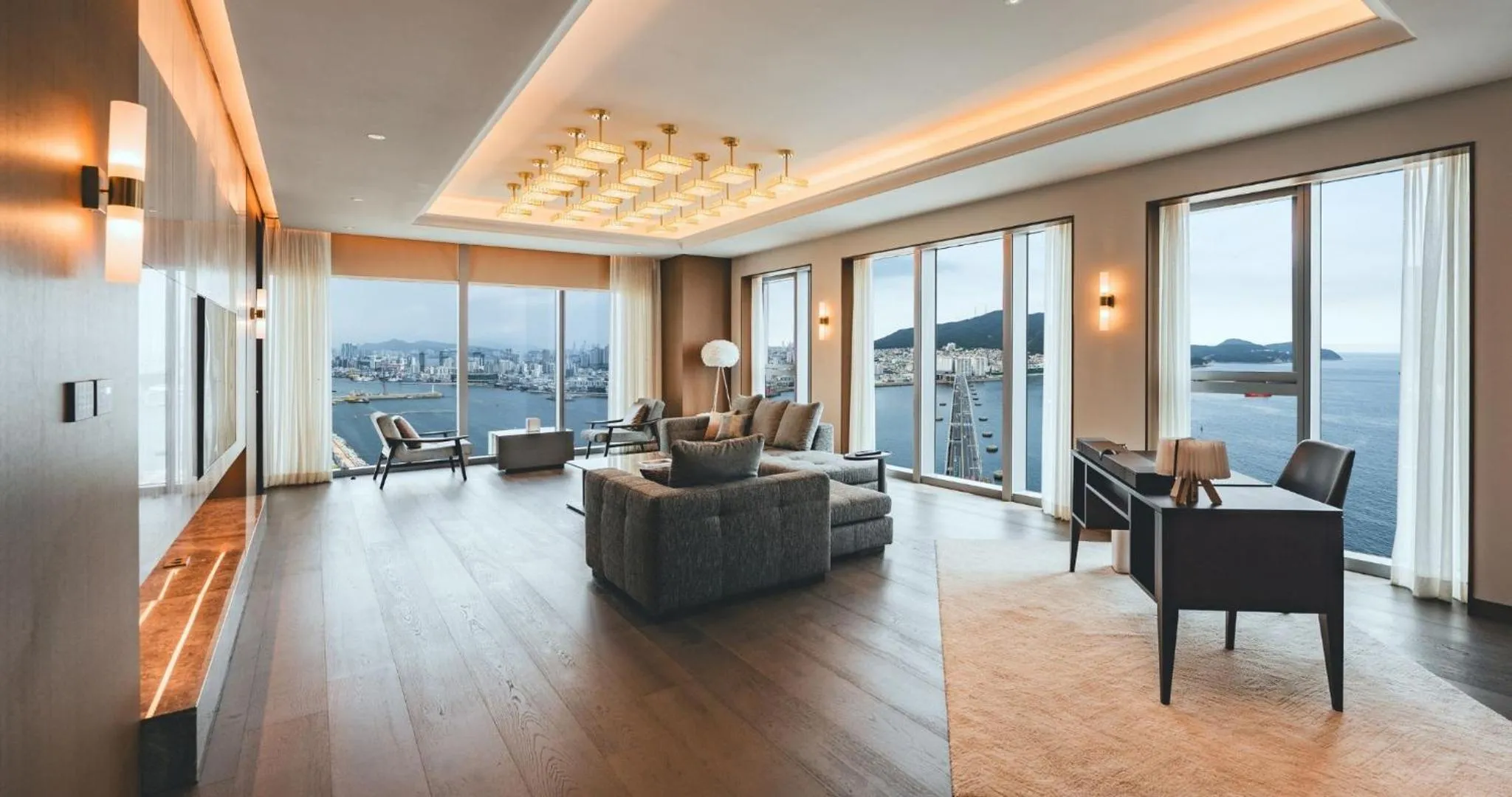 Living room in Wyndham Grand Busan