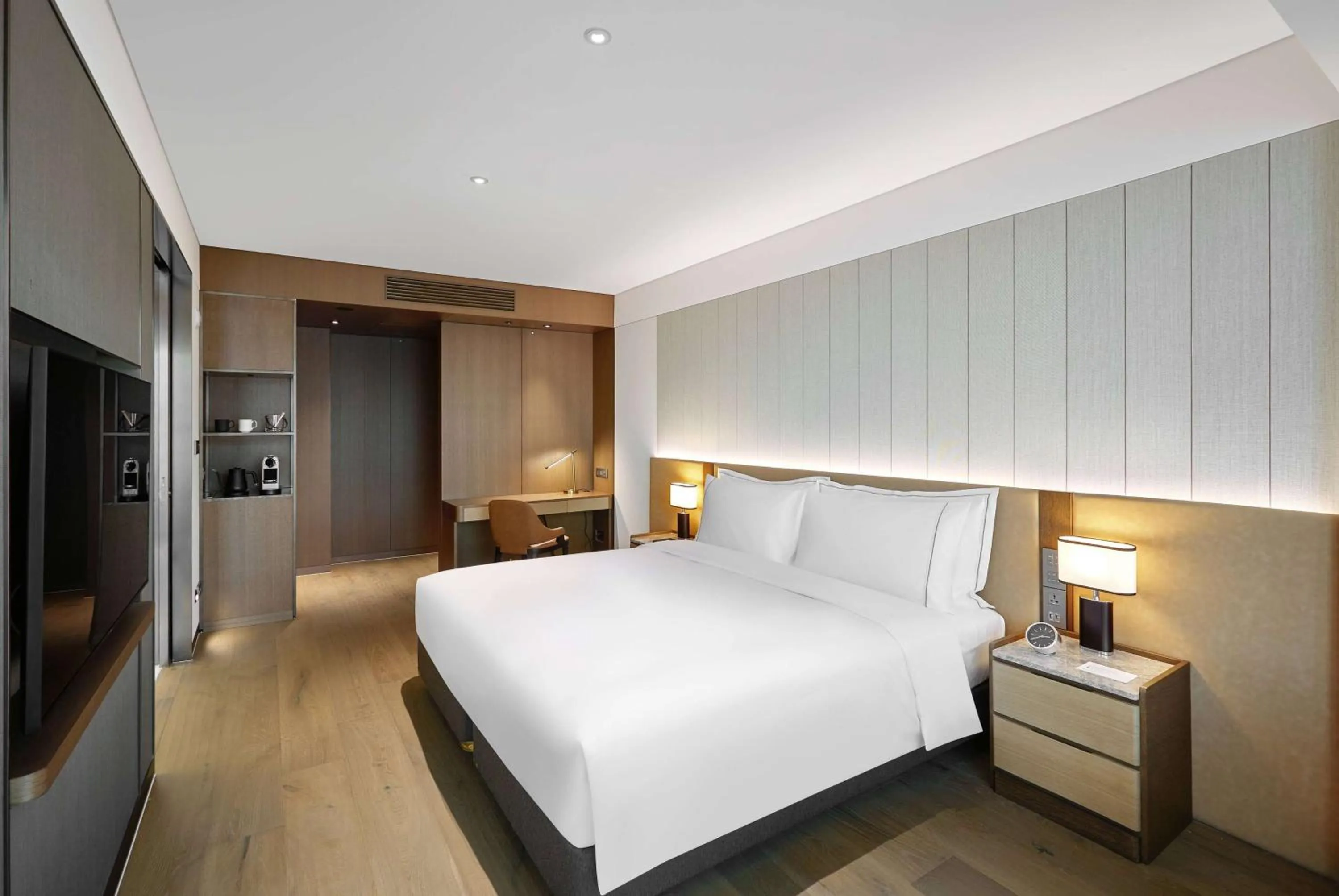 Photo of the whole room, Bed in Wyndham Grand Busan