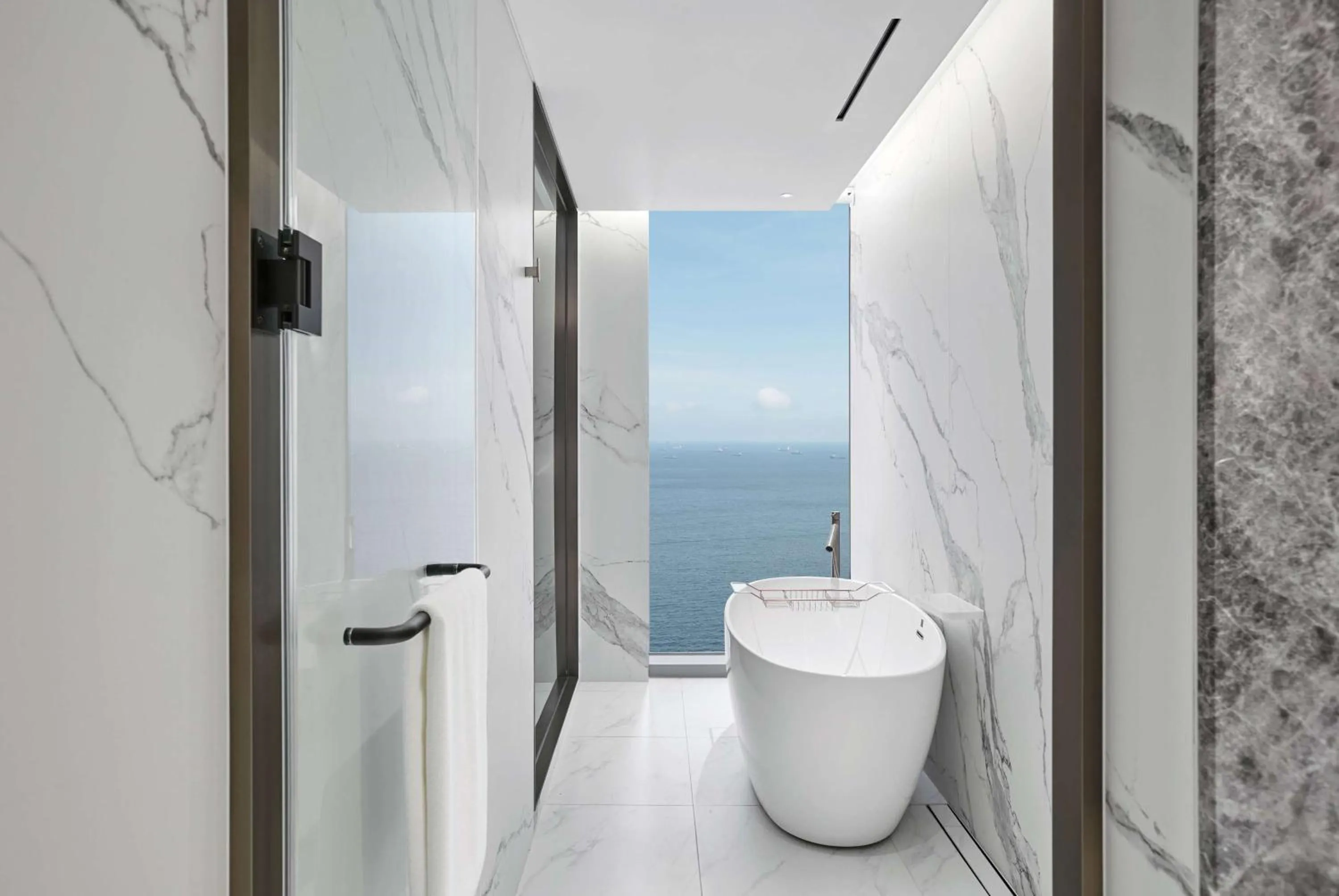 TV and multimedia in Wyndham Grand Busan