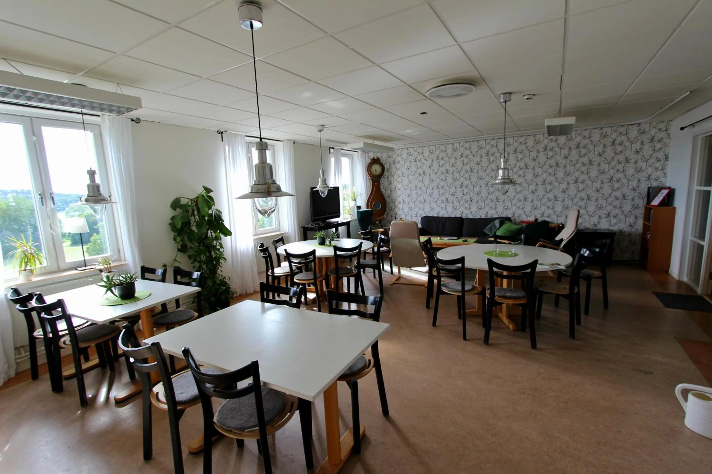 Communal lounge/ TV room in STF Sigtuna Vandrarhem