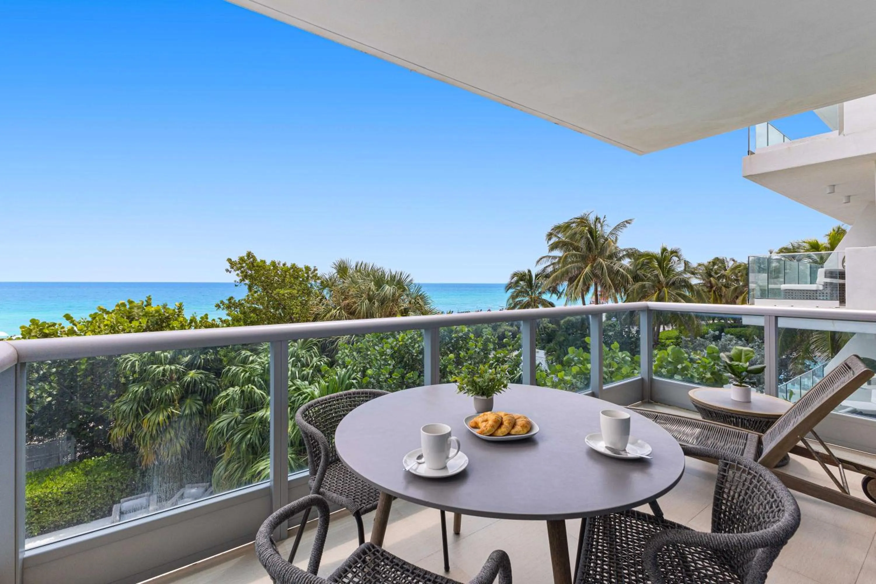 Balcony/Terrace in Dharma Home Suites Miami Beach at Monte Carlo