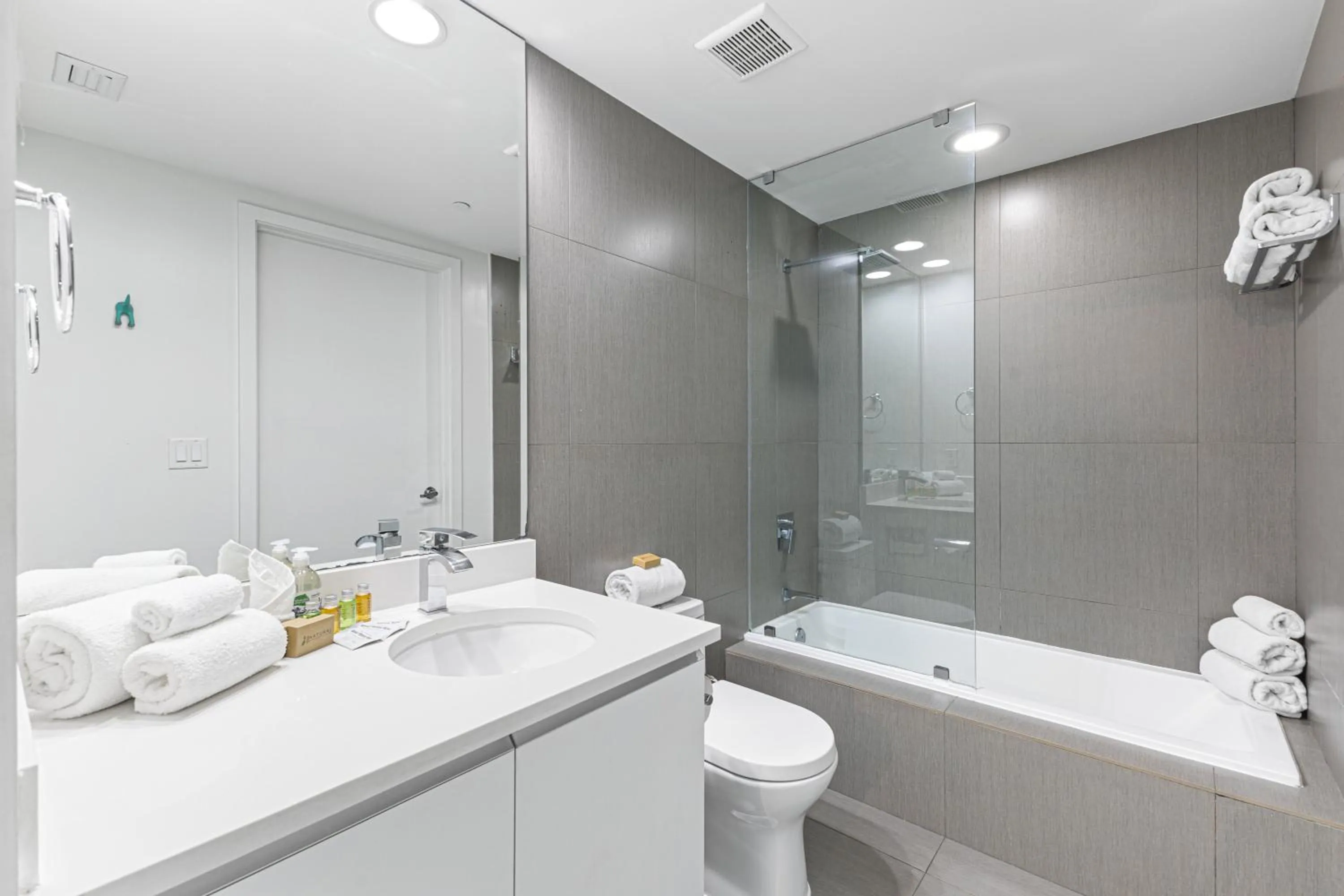 Bathroom in Dharma Home Suites Miami Beach at Monte Carlo