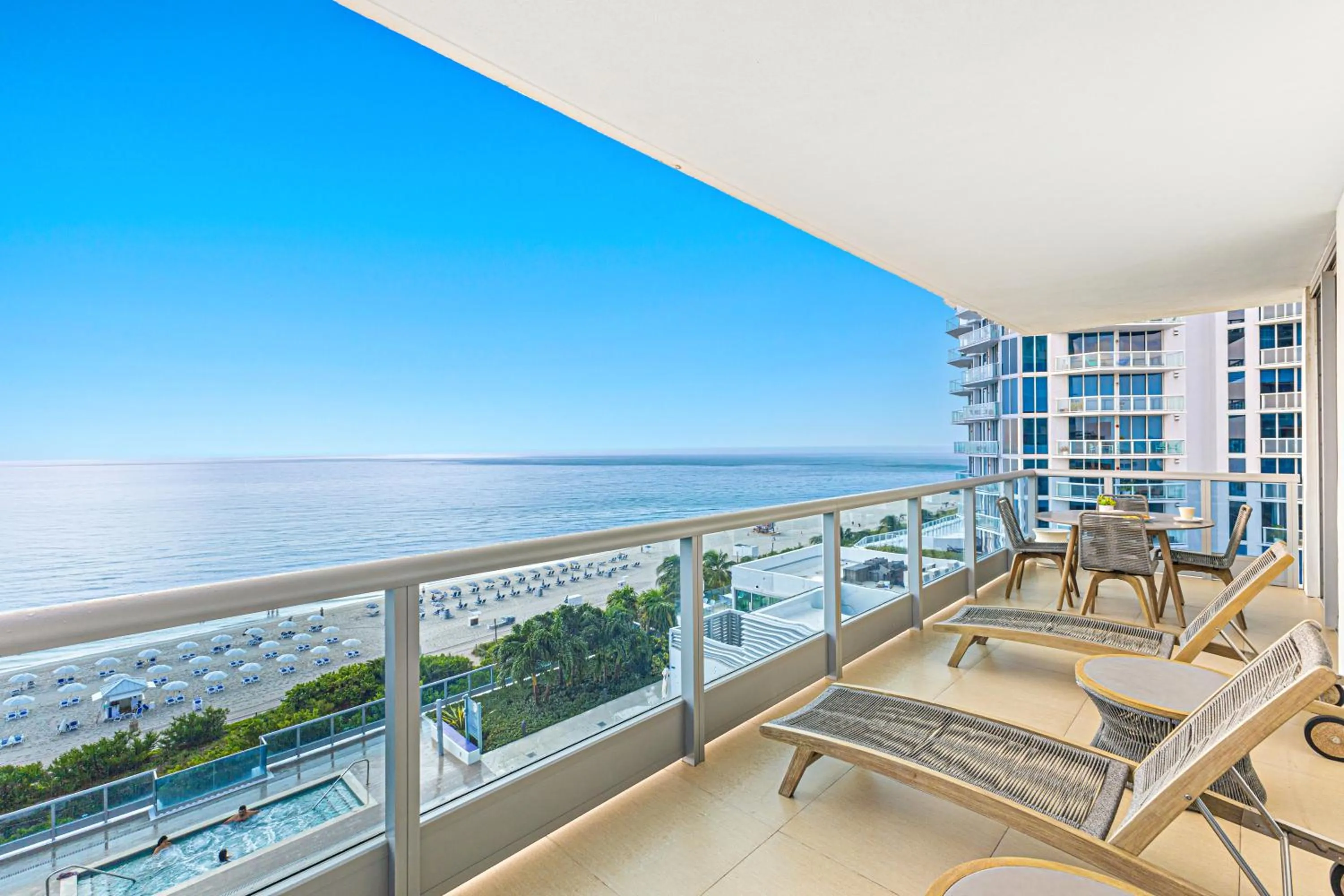 Balcony/Terrace in Dharma Home Suites Miami Beach at Monte Carlo