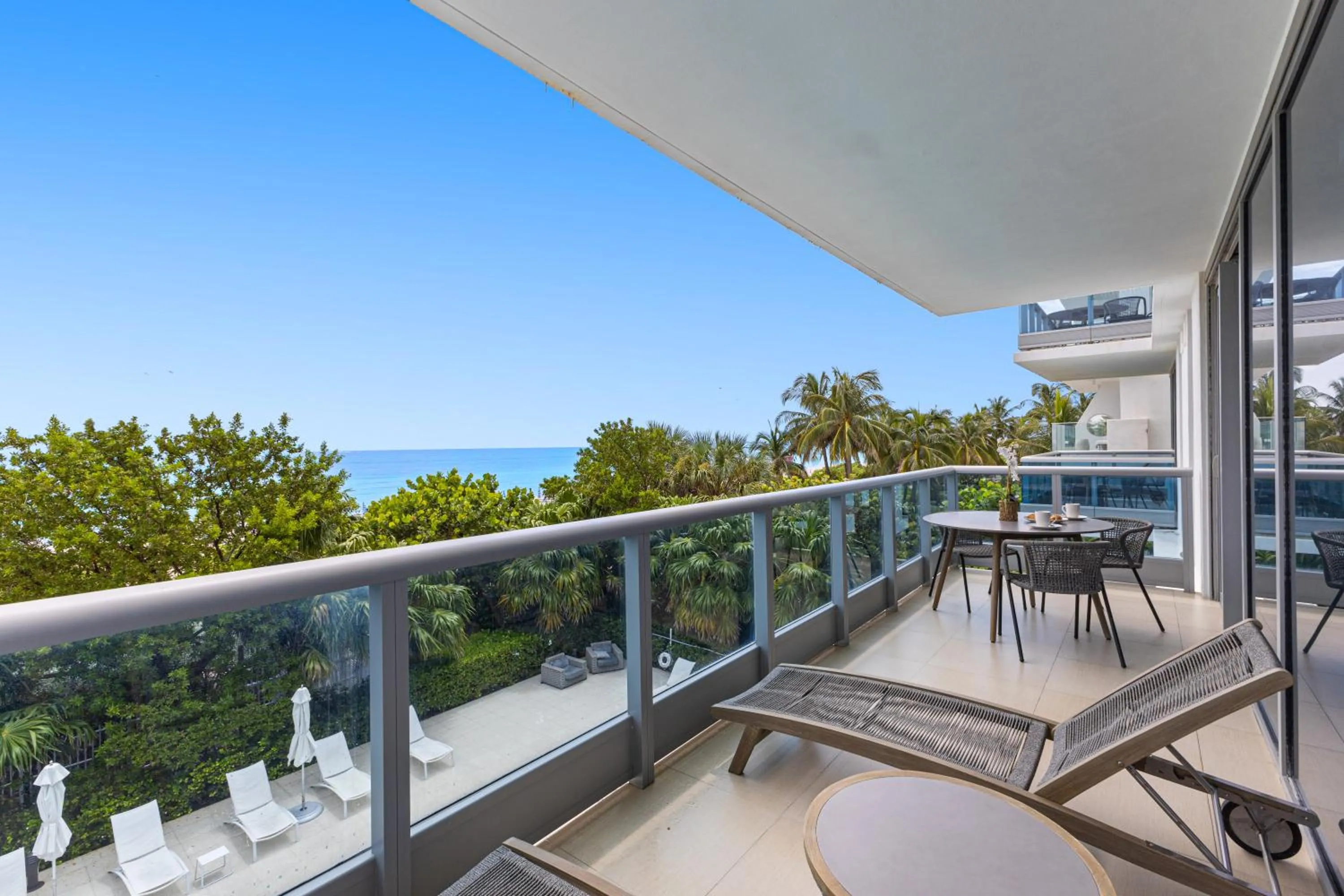 Balcony/Terrace in Dharma Home Suites Miami Beach at Monte Carlo
