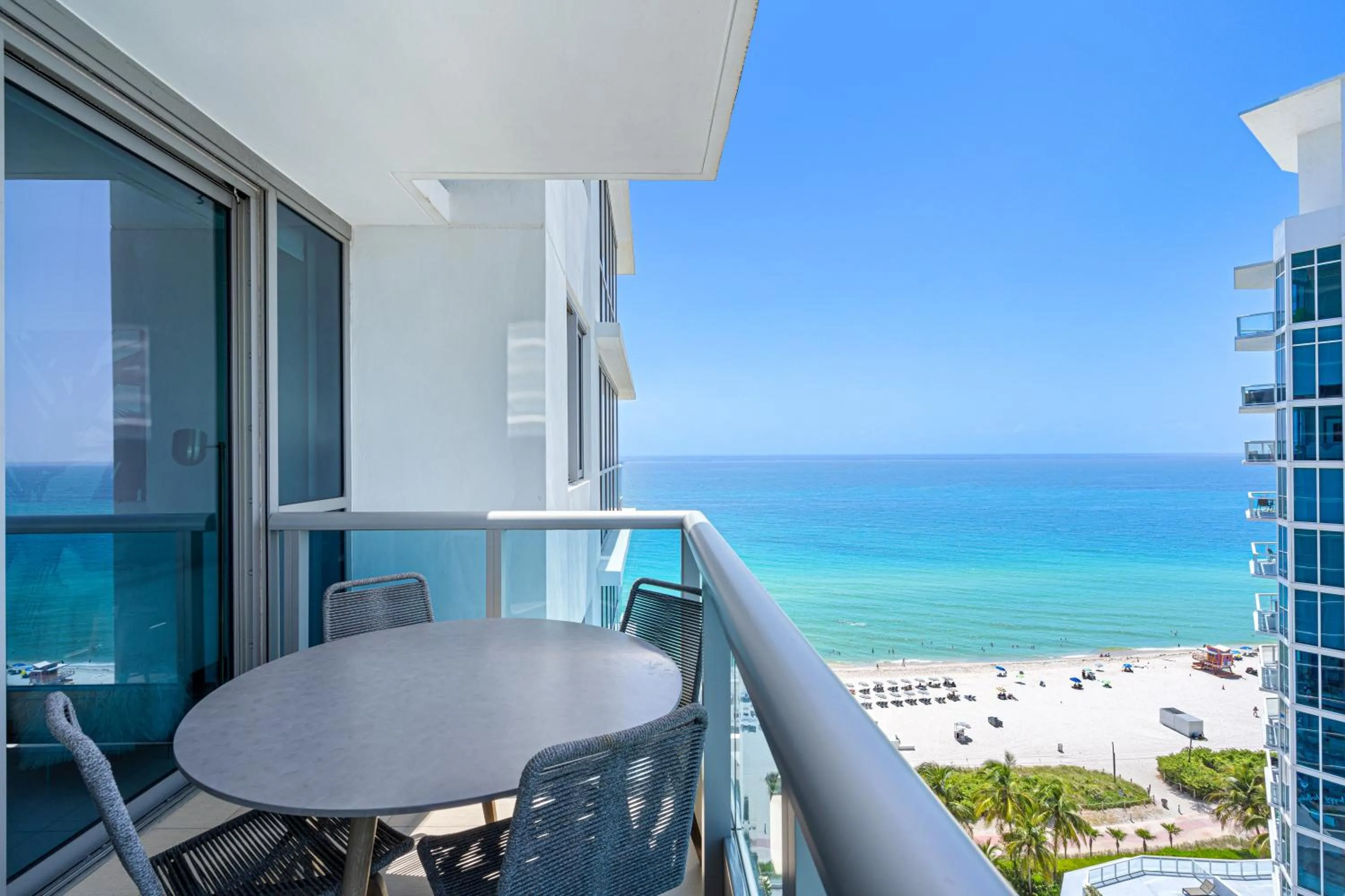 Balcony/Terrace in Dharma Home Suites Miami Beach at Monte Carlo