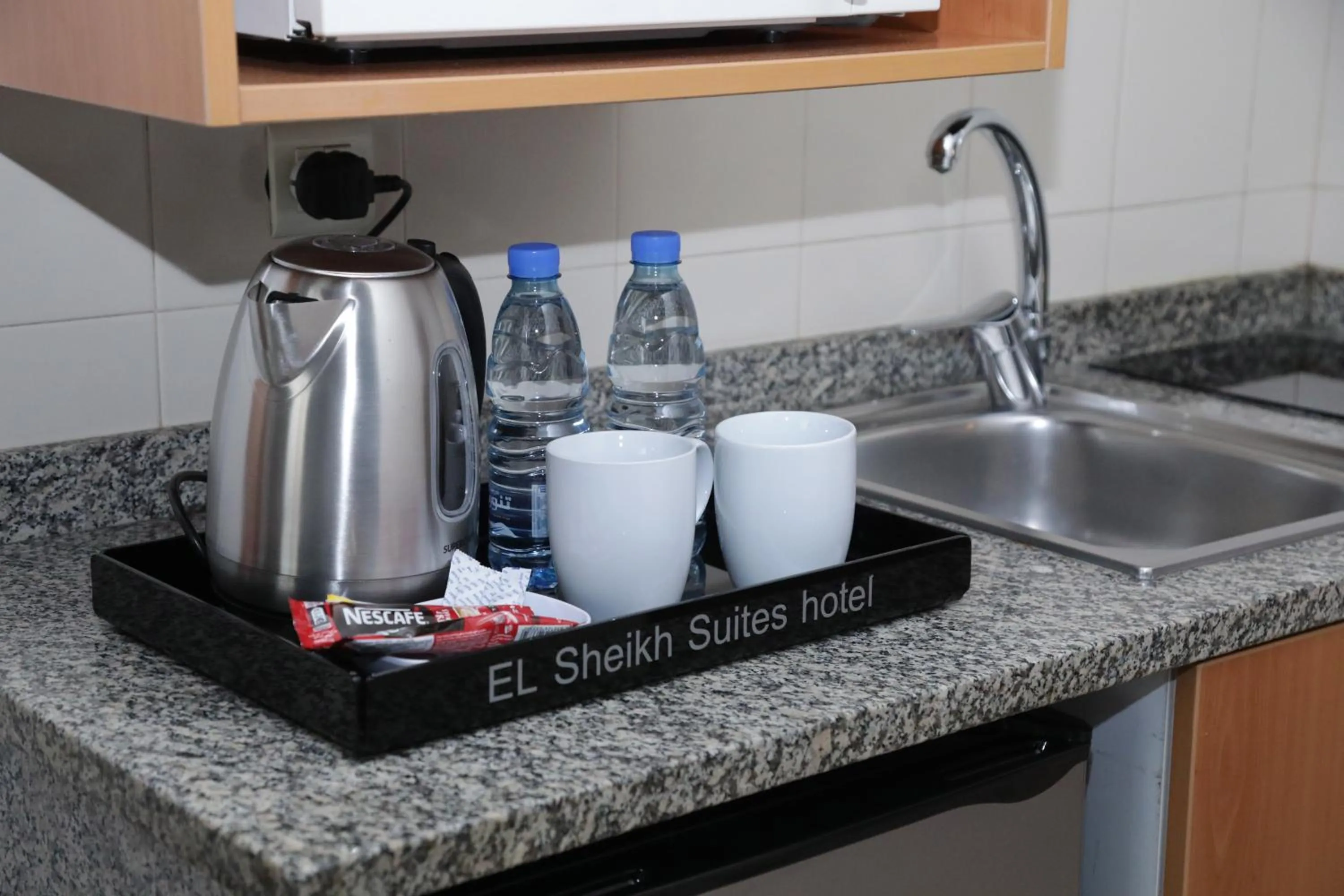 Coffee/tea facilities in El Sheikh Suites Hotel