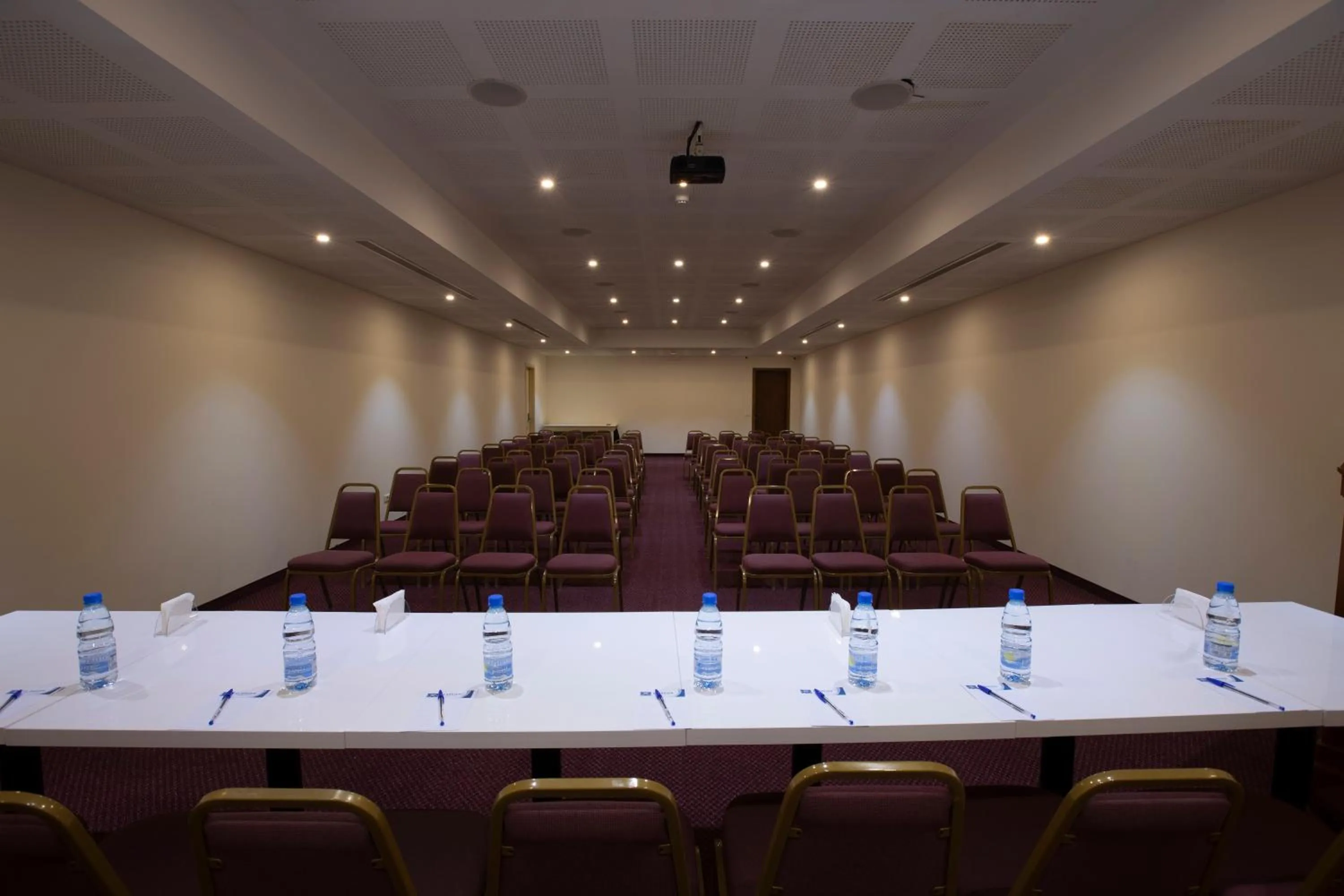Meeting/conference room in El Sheikh Suites Hotel