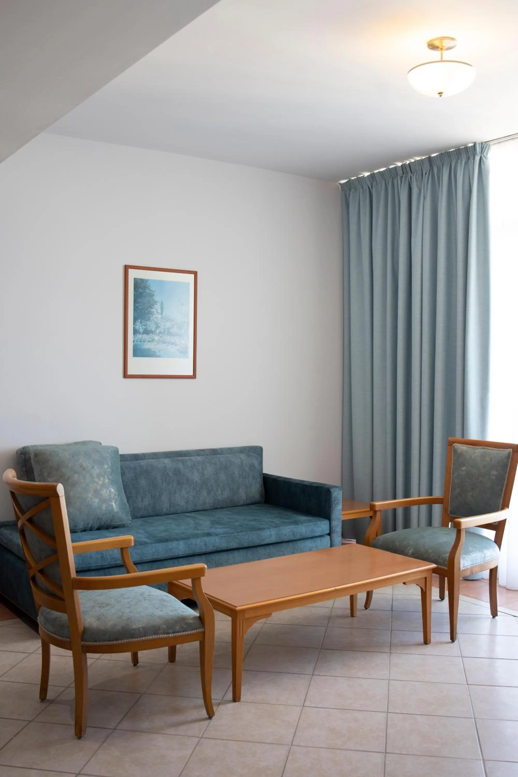 Living room in El Sheikh Suites Hotel