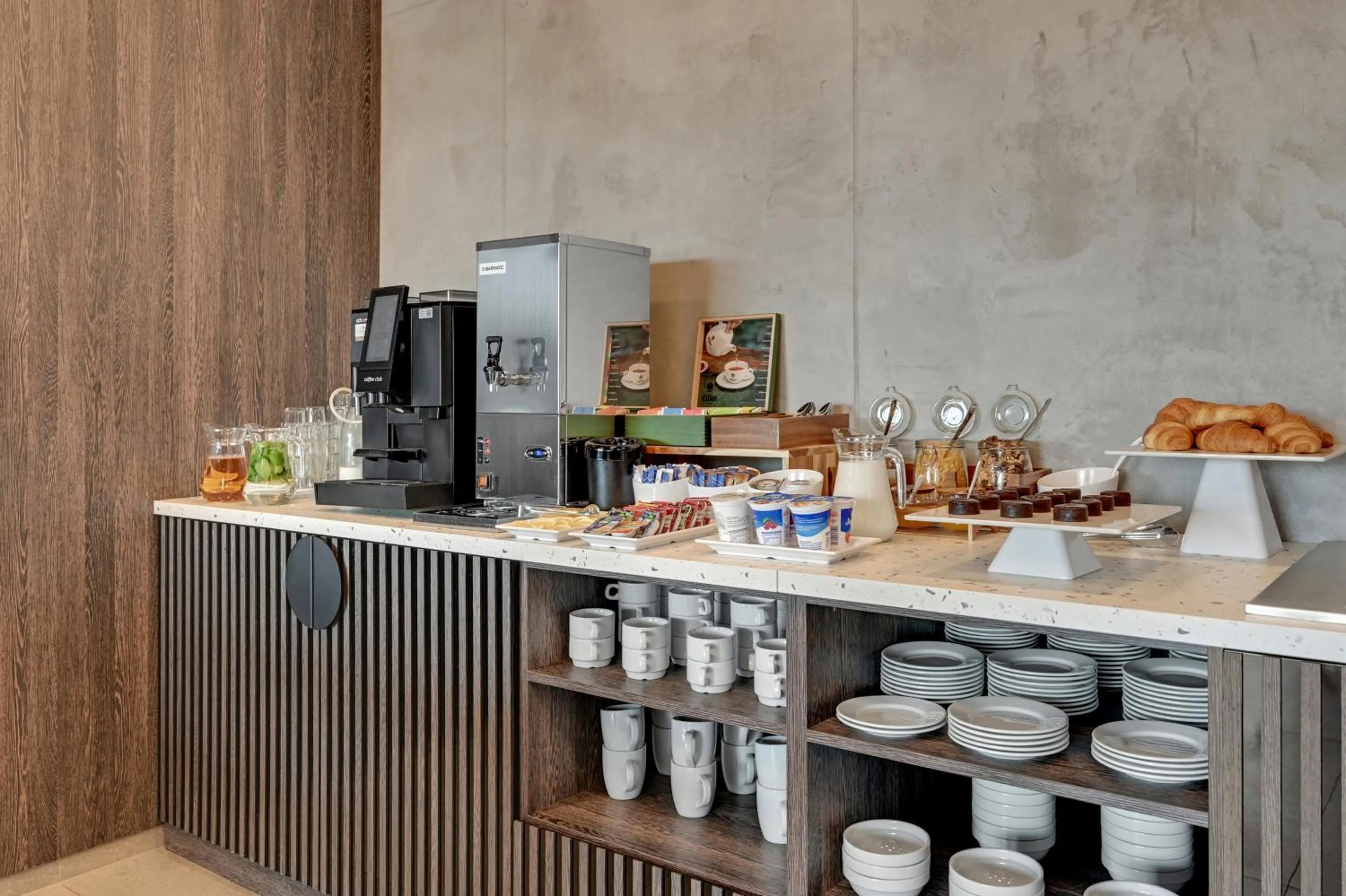 Coffee/tea facilities in Hotel Milo Gdansk Airport