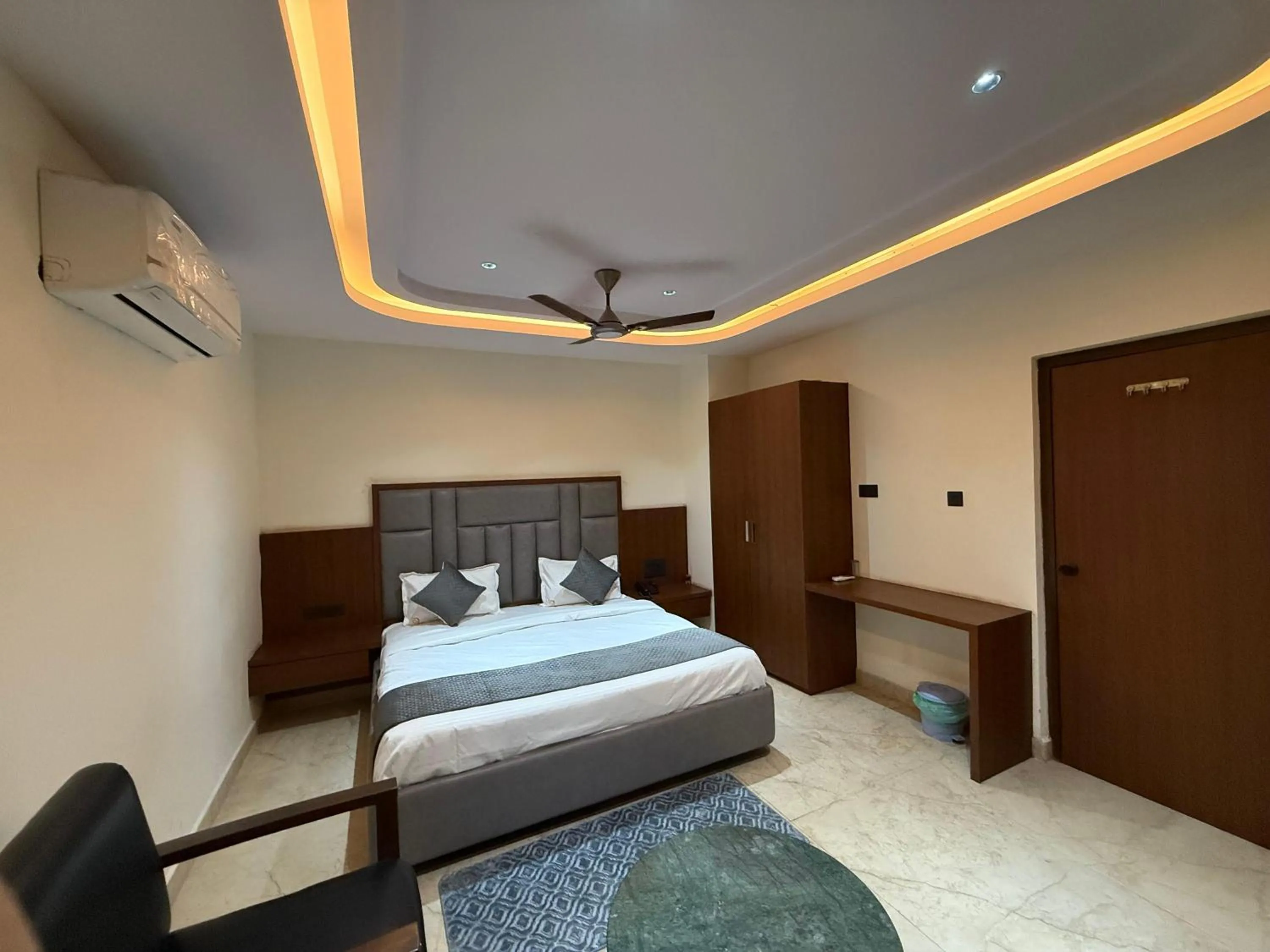 Bed in Agarwal's Residency